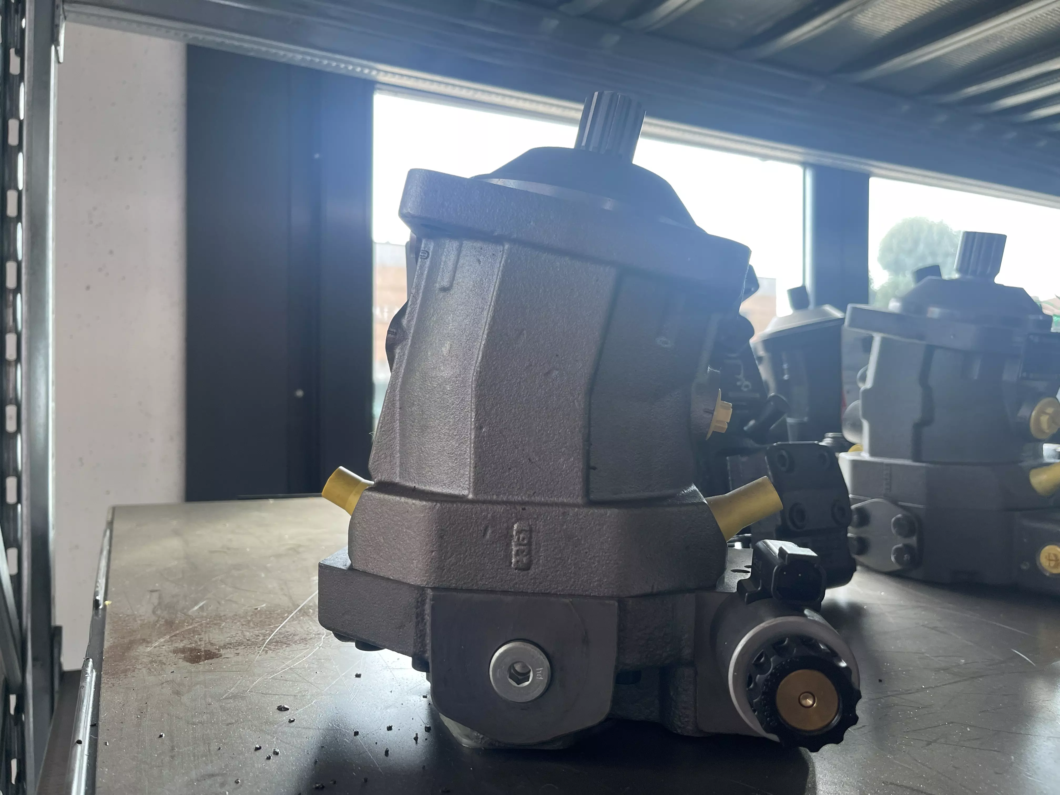 Motore oleodinamico Rexroth A6VM55EZ4/63W-VZB010PB in vendita - foto 3