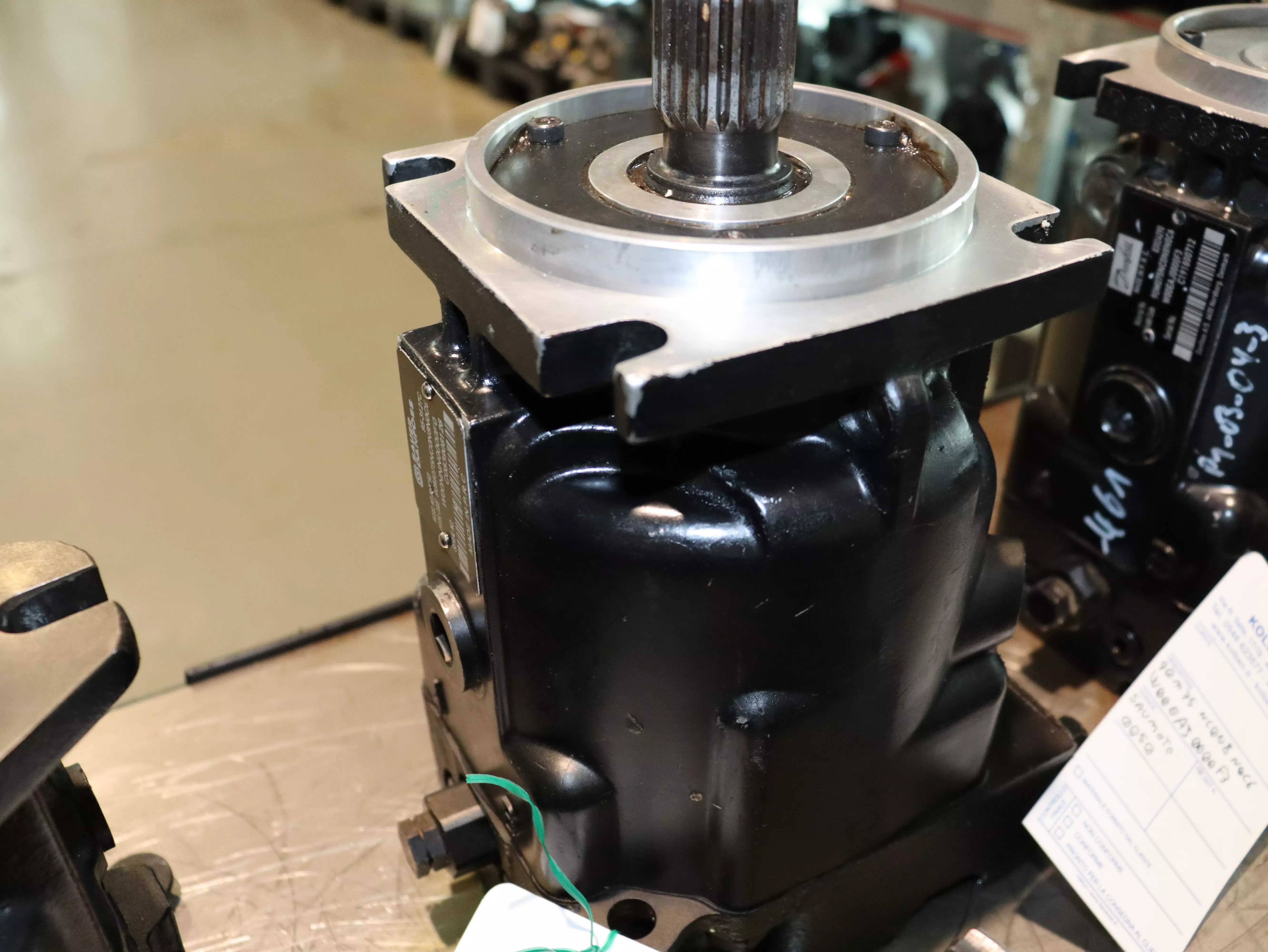 Motore Sauer Danfoss 90M075NC0N8N0C6W00NNN0000F3 in vendita - foto 2