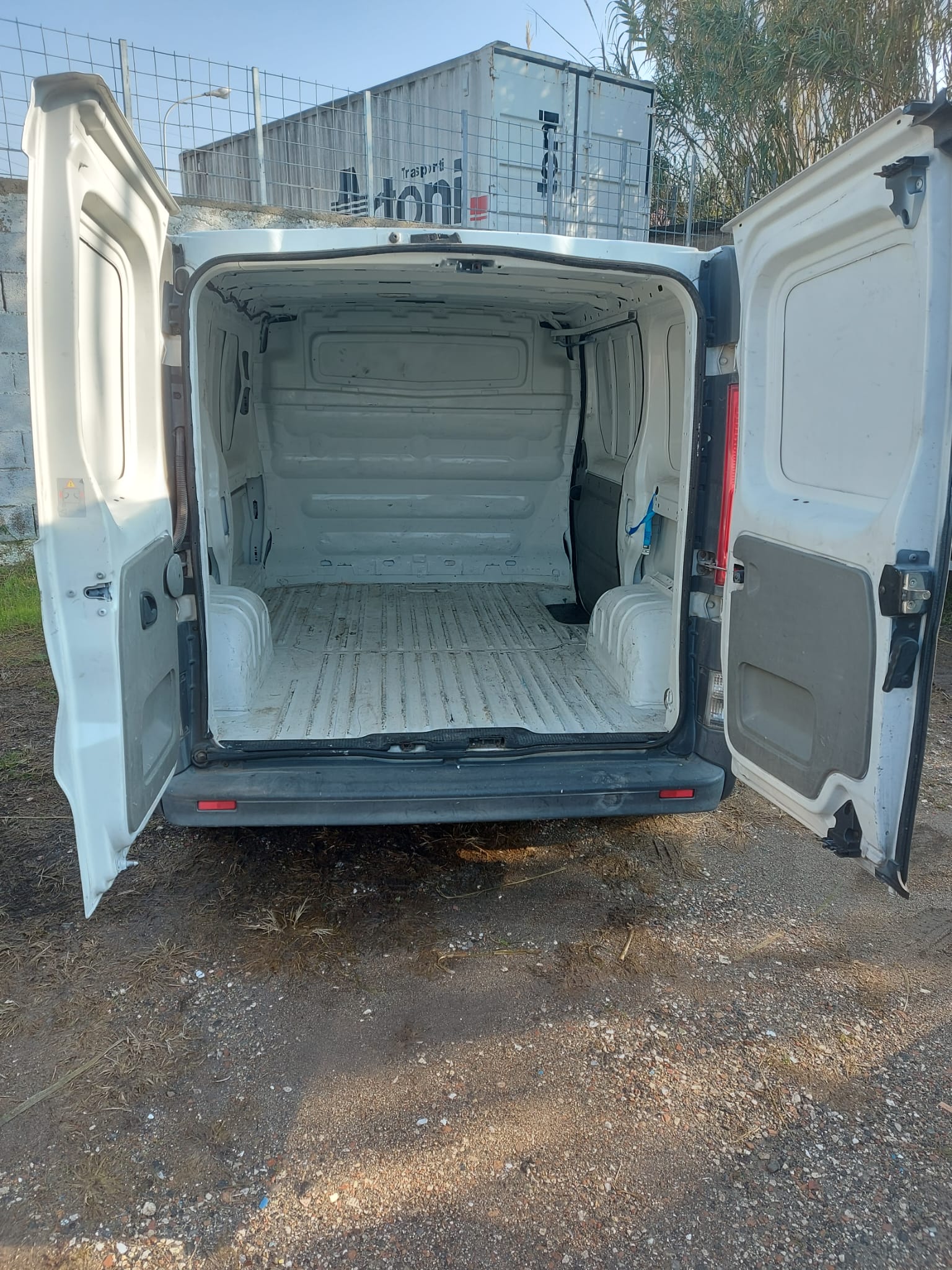 RENAULT TRAFIC DCI 115 in vendita - foto 3