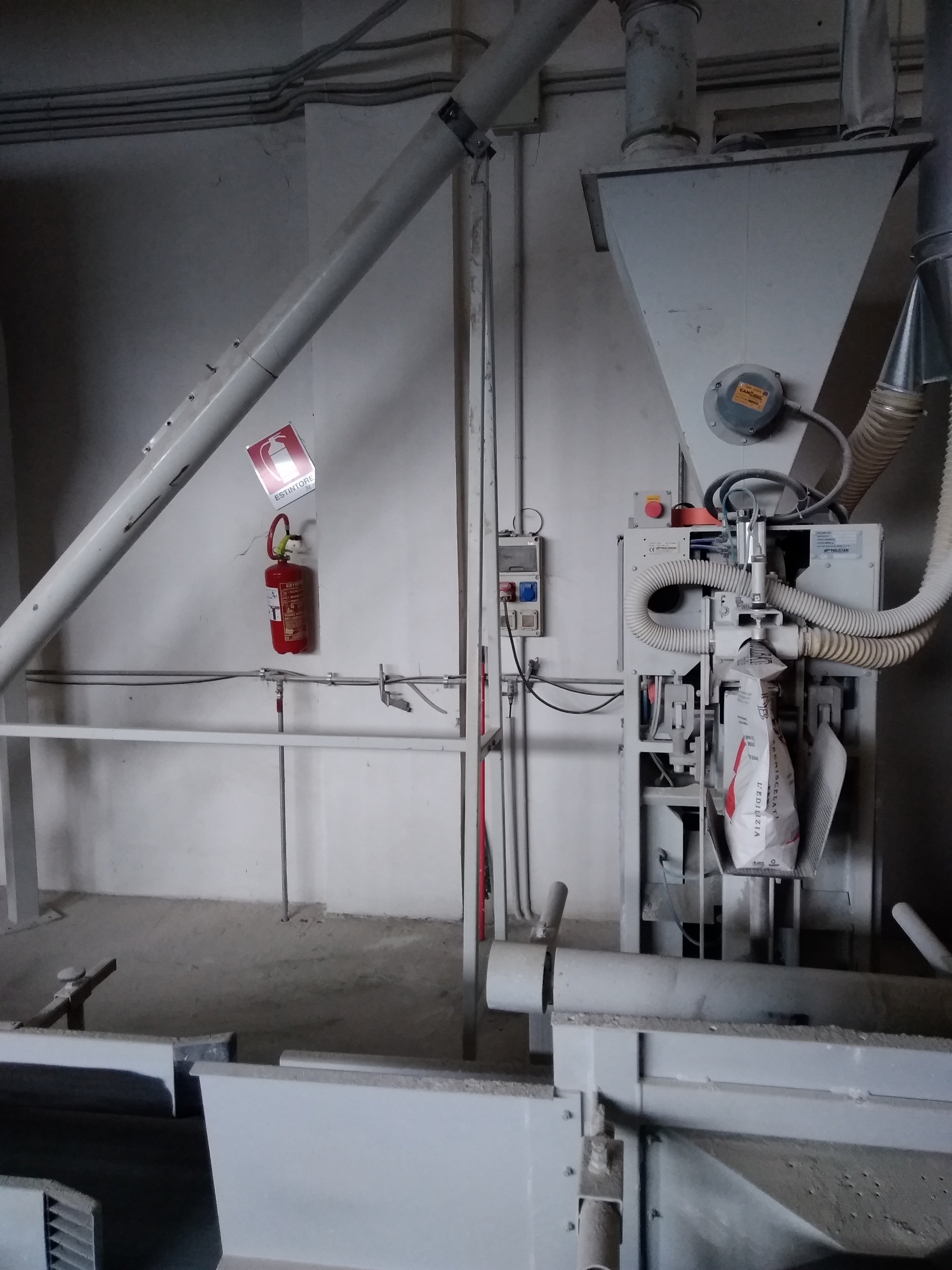 IMPIANTO PRODUZIONE PREMISCELATI PER EDILIZIA in vendita - foto 3