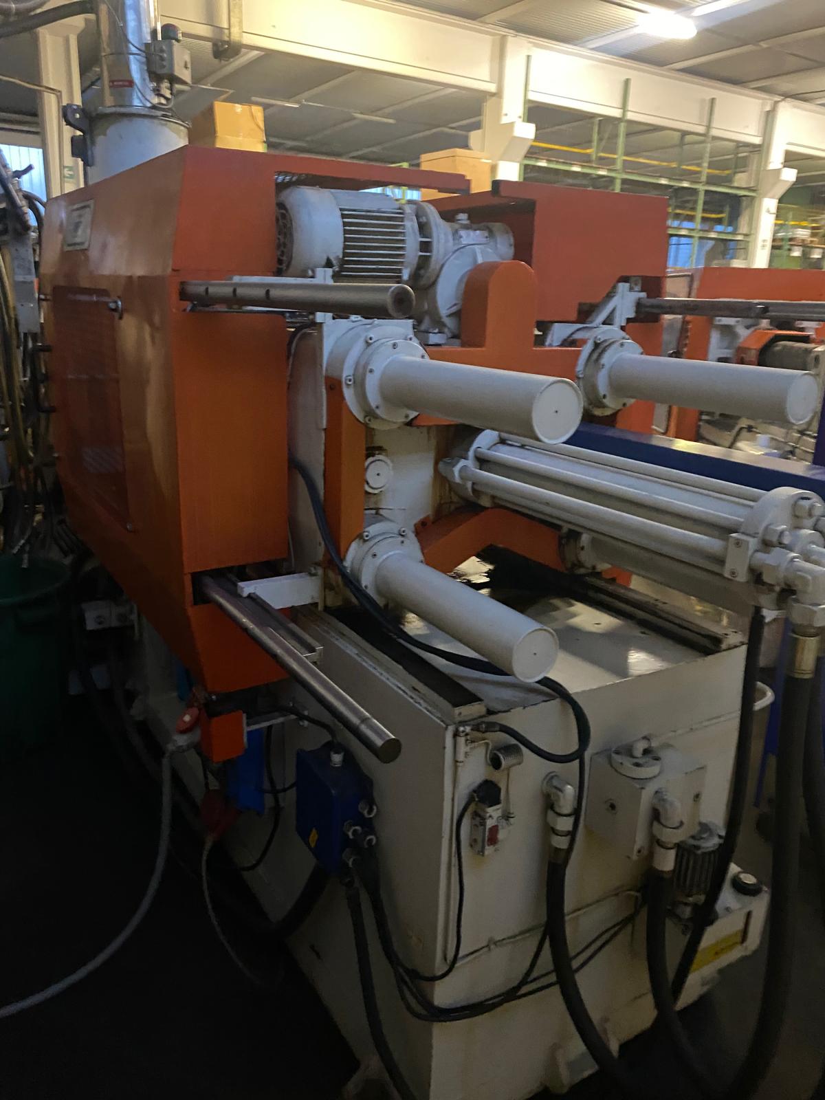 PRESSA INIEZIONE E STAMPAGGIO PLASTICA MIR 130 T in vendita - foto 4