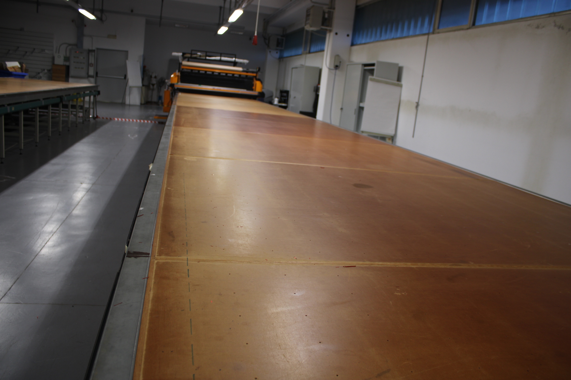 Tavoli per stenditoio e taglio automatico in vendita - foto 8