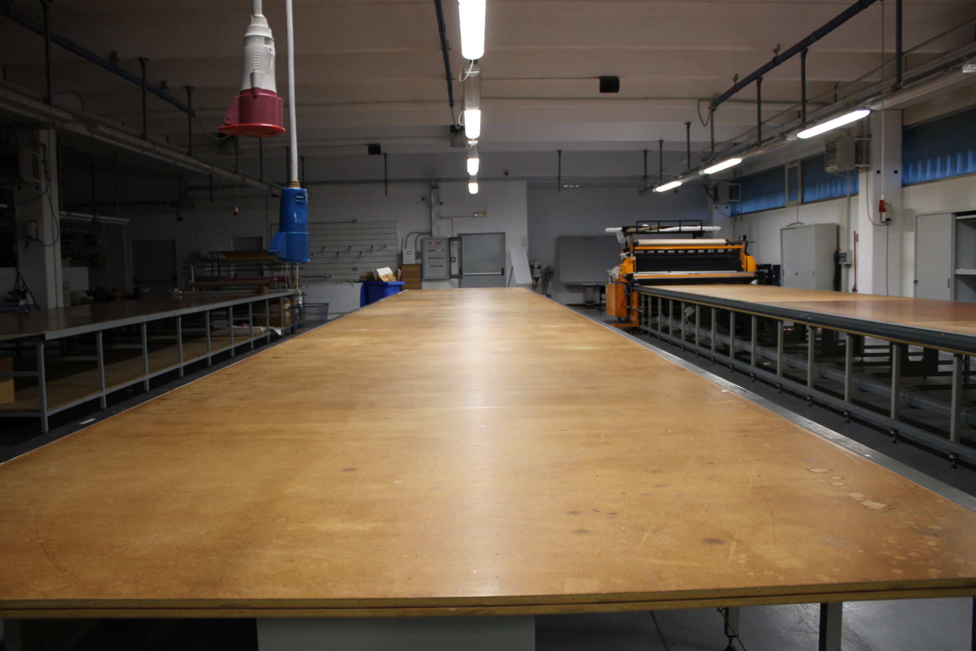 Tavoli per stenditoio e taglio automatico in vendita - foto 5