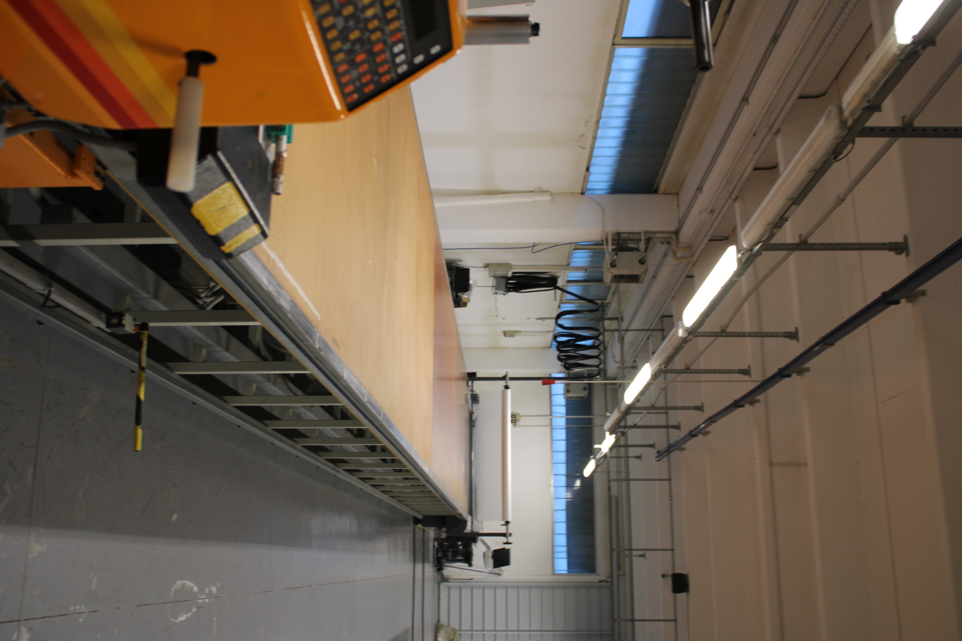 Tavoli per stenditoio e taglio automatico in vendita - foto 6