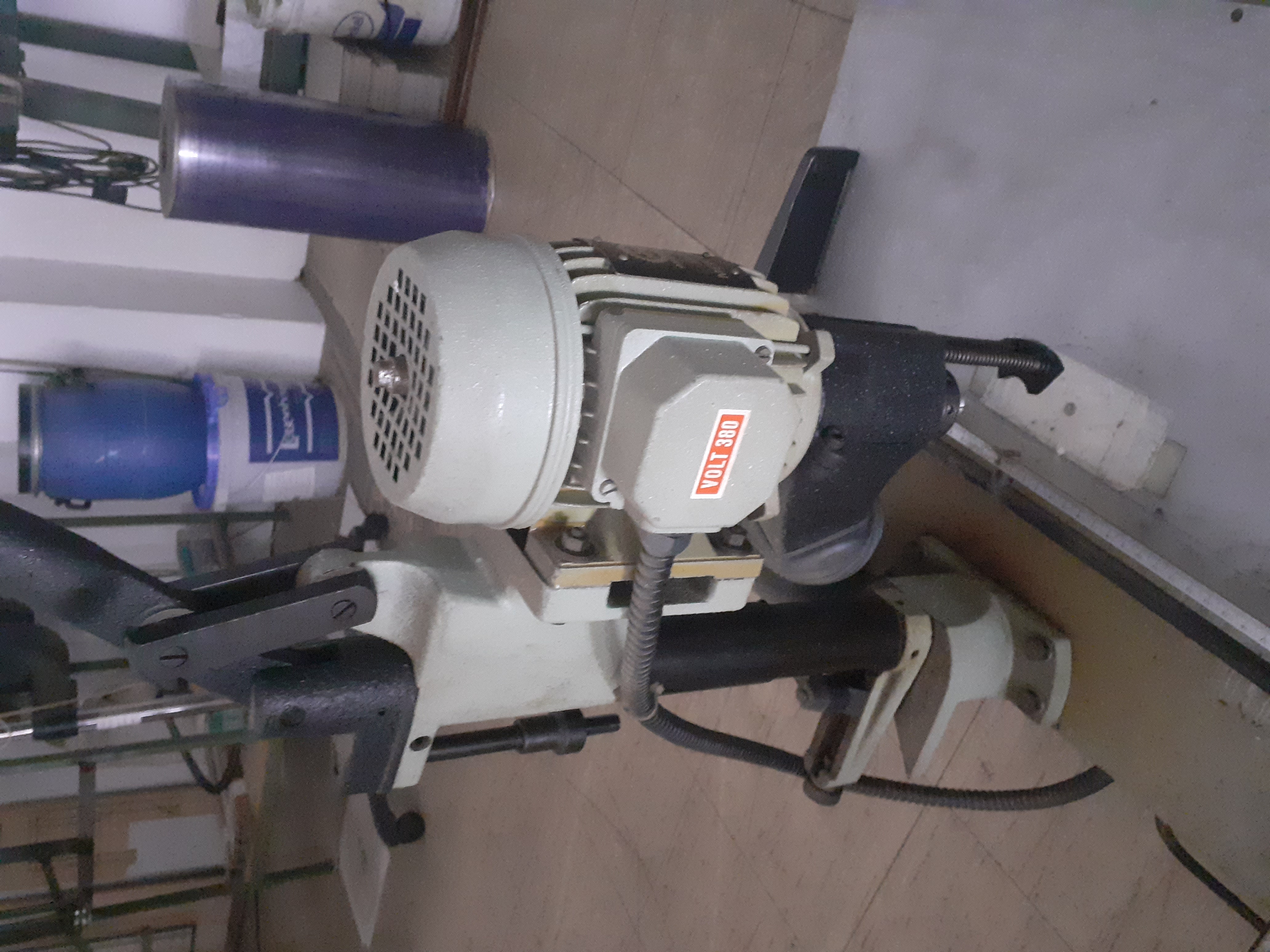 Trapano per carta  e cartone  in vendita - foto 1