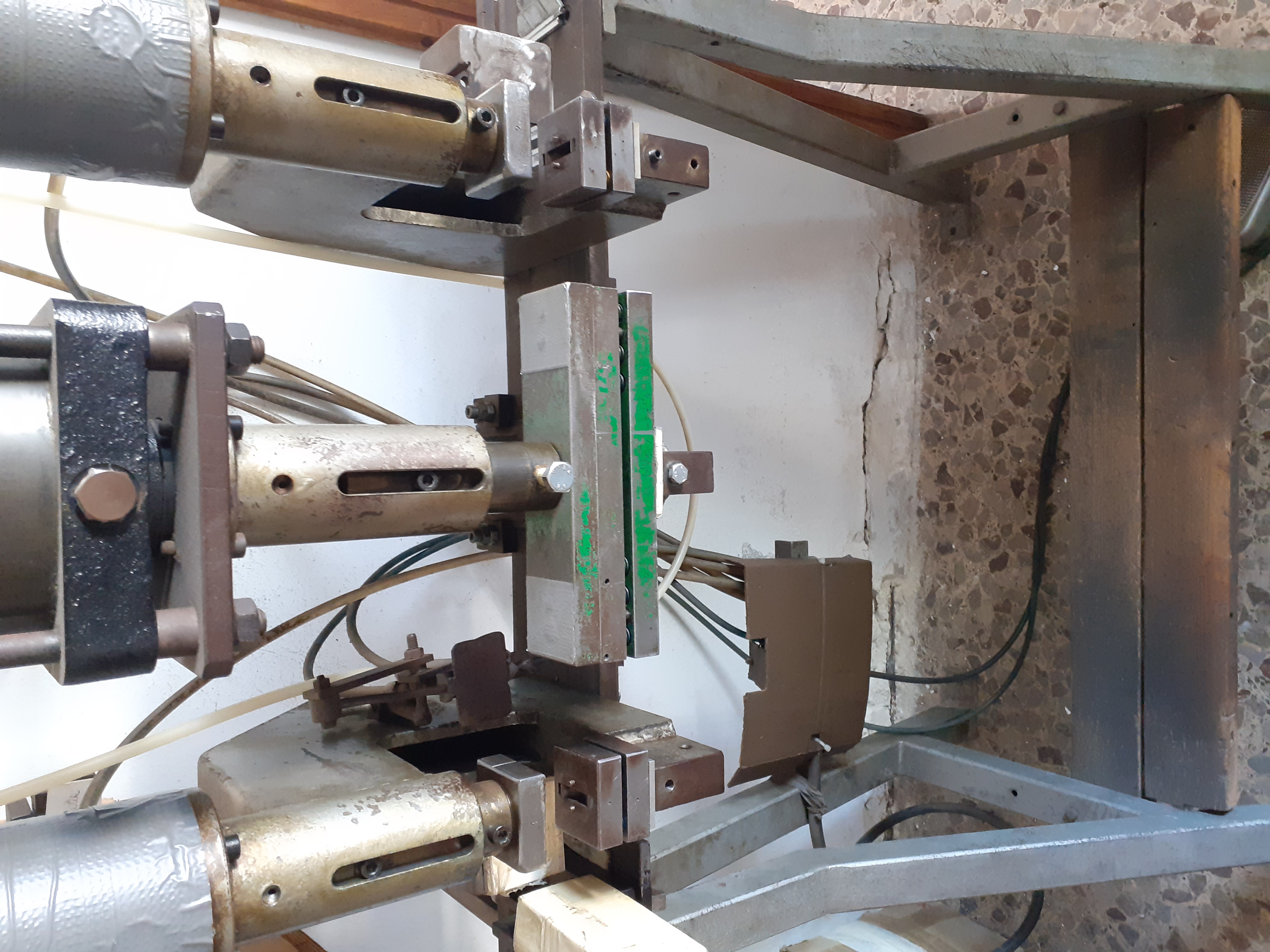 Pressa posa chiusure  in vendita - foto 3