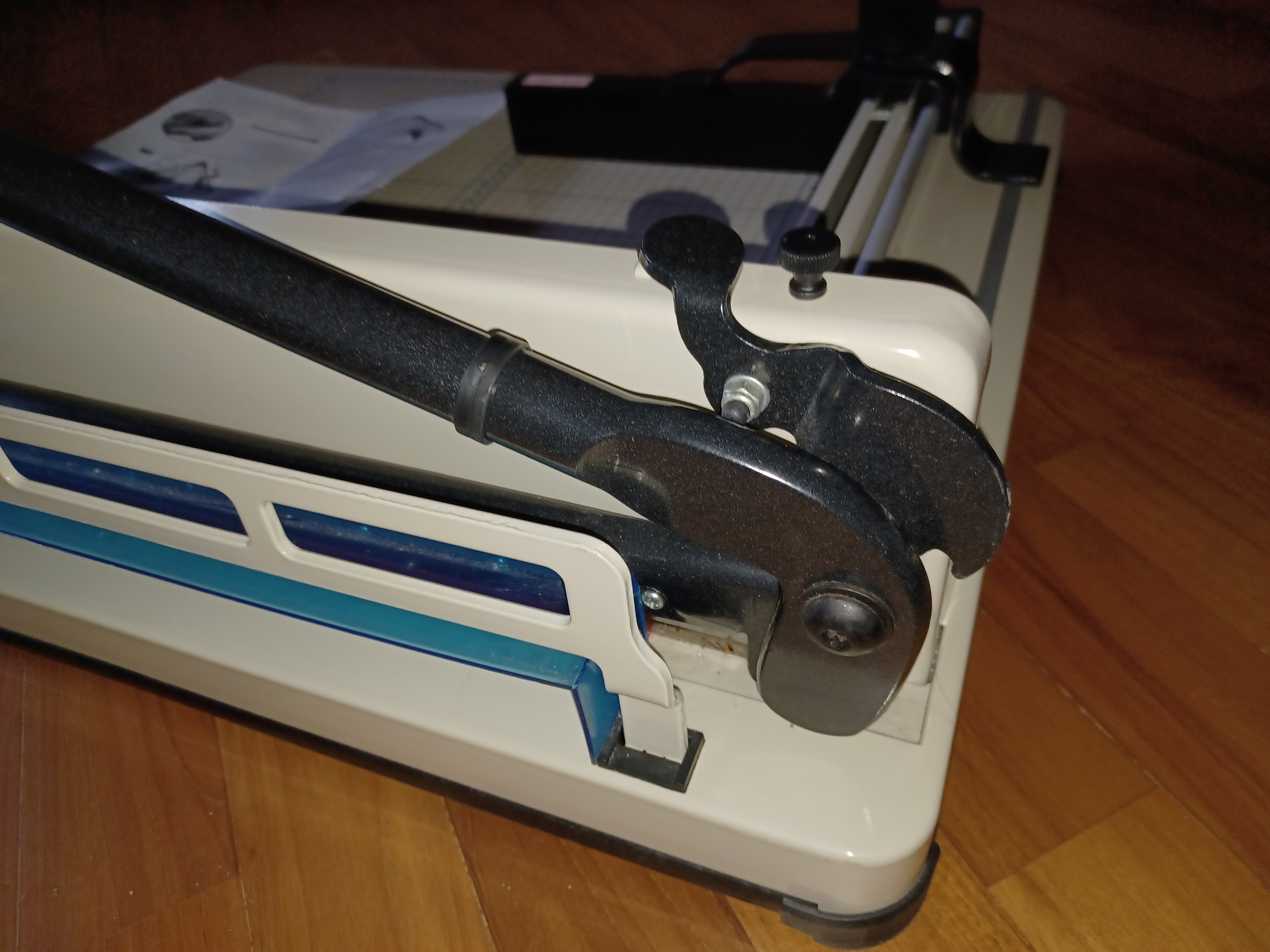 Taglierina / Ghigliottina Industriale 858 A4 –  in vendita - foto 3