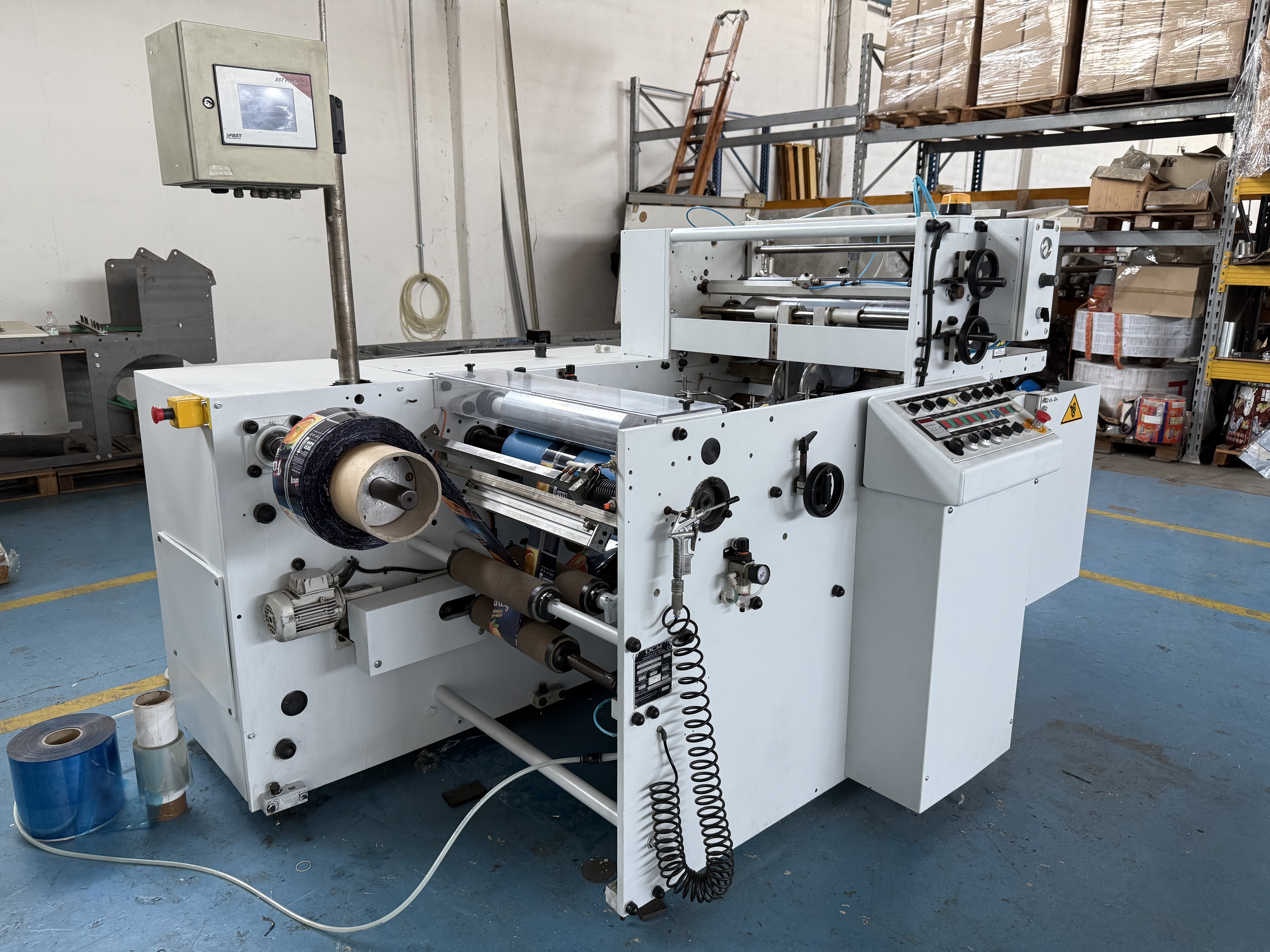Macchina per la saldatura di etichette sleeve marca DCM in vendita - foto 1