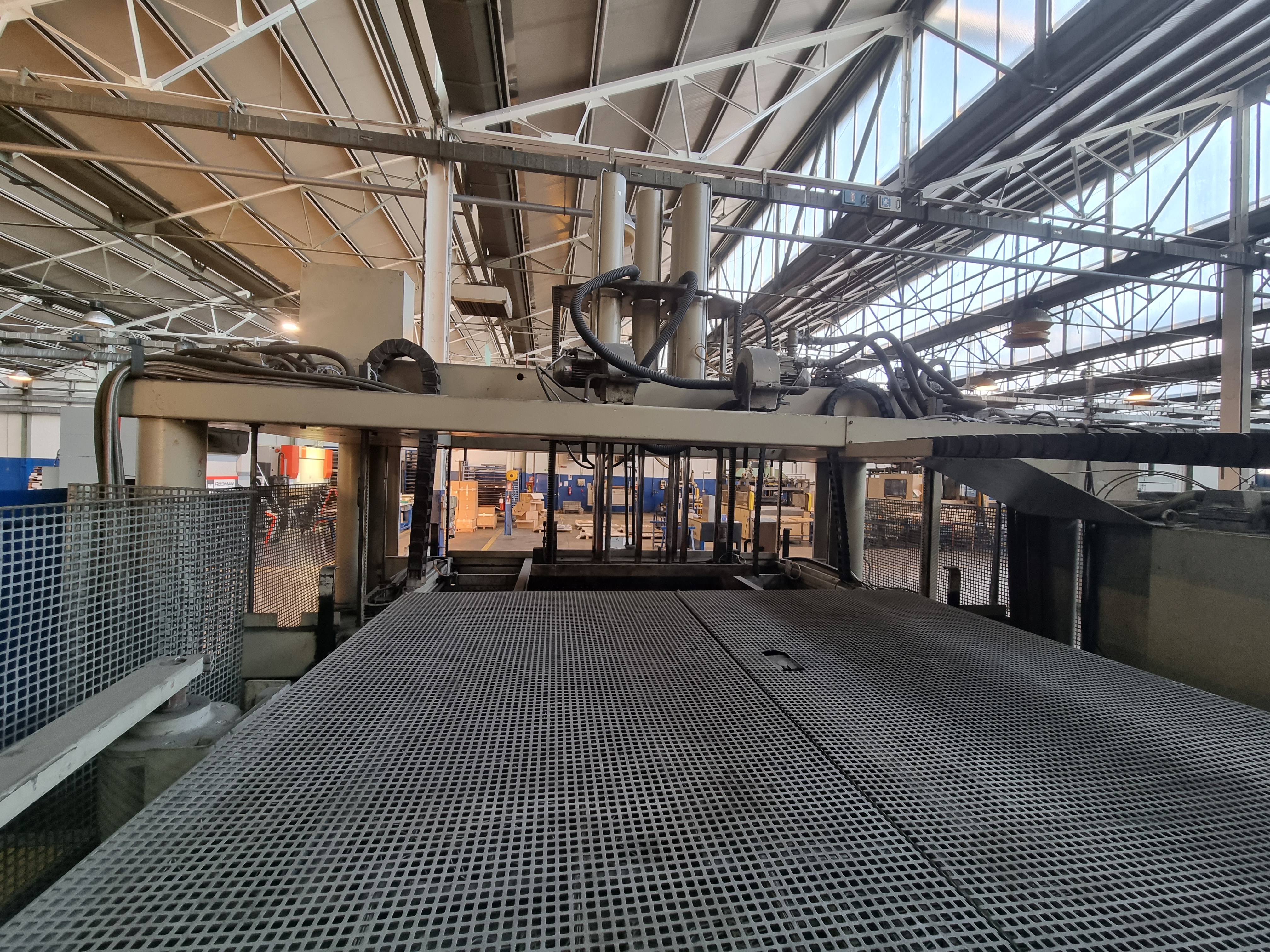 GEISS DU2040T7 - Termoformatrice da lastra twin-sheet in vendita - foto 8
