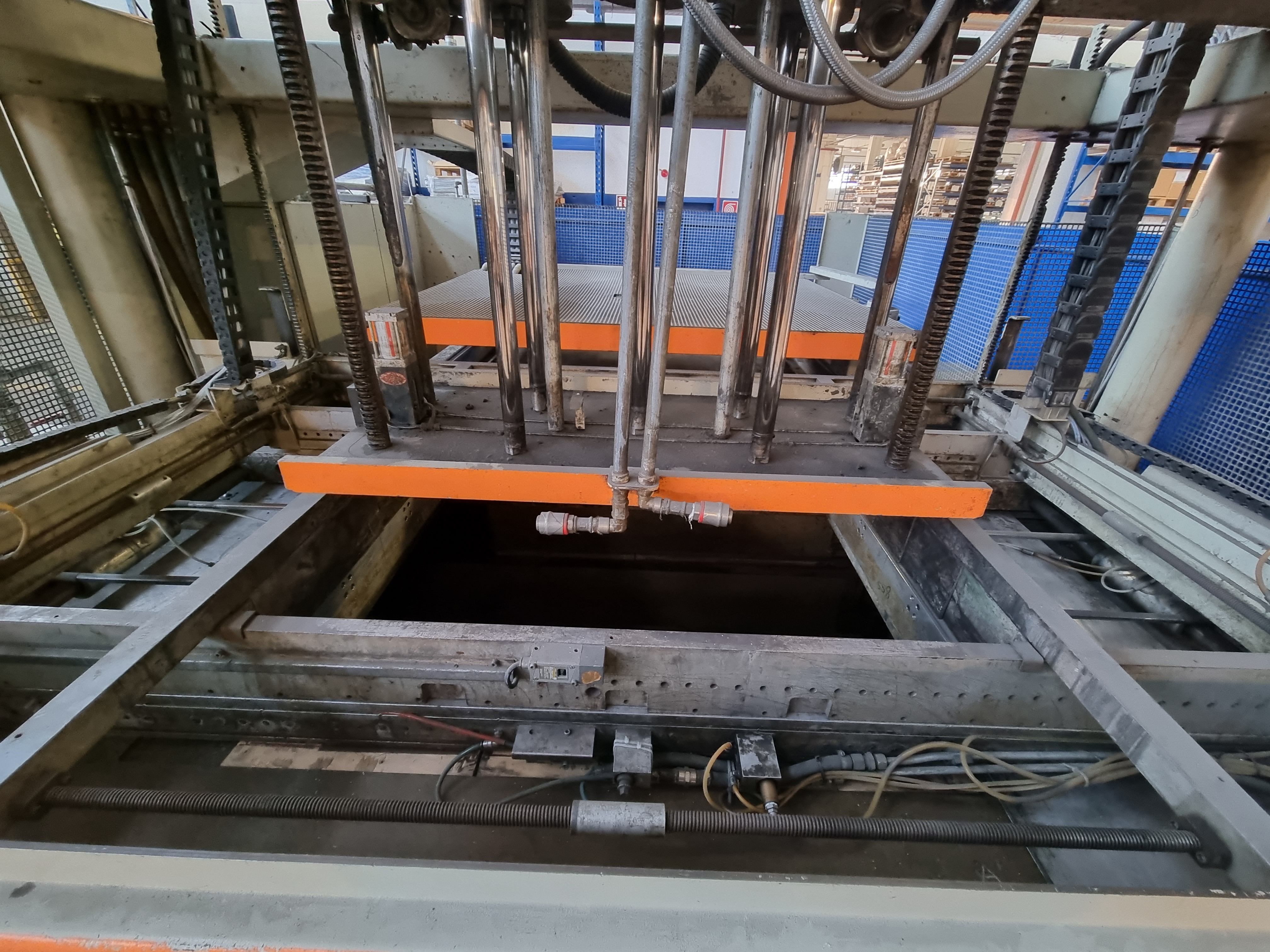 GEISS DU2040T7 - Termoformatrice da lastra twin-sheet in vendita - foto 10