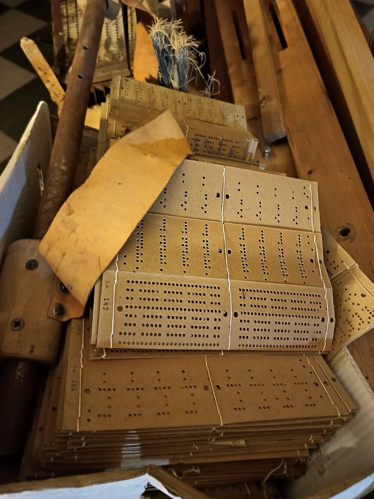 TELAIO JACQUARD COPIA  DI TELAIO DEI PRIMI 900 in vendita - foto 9