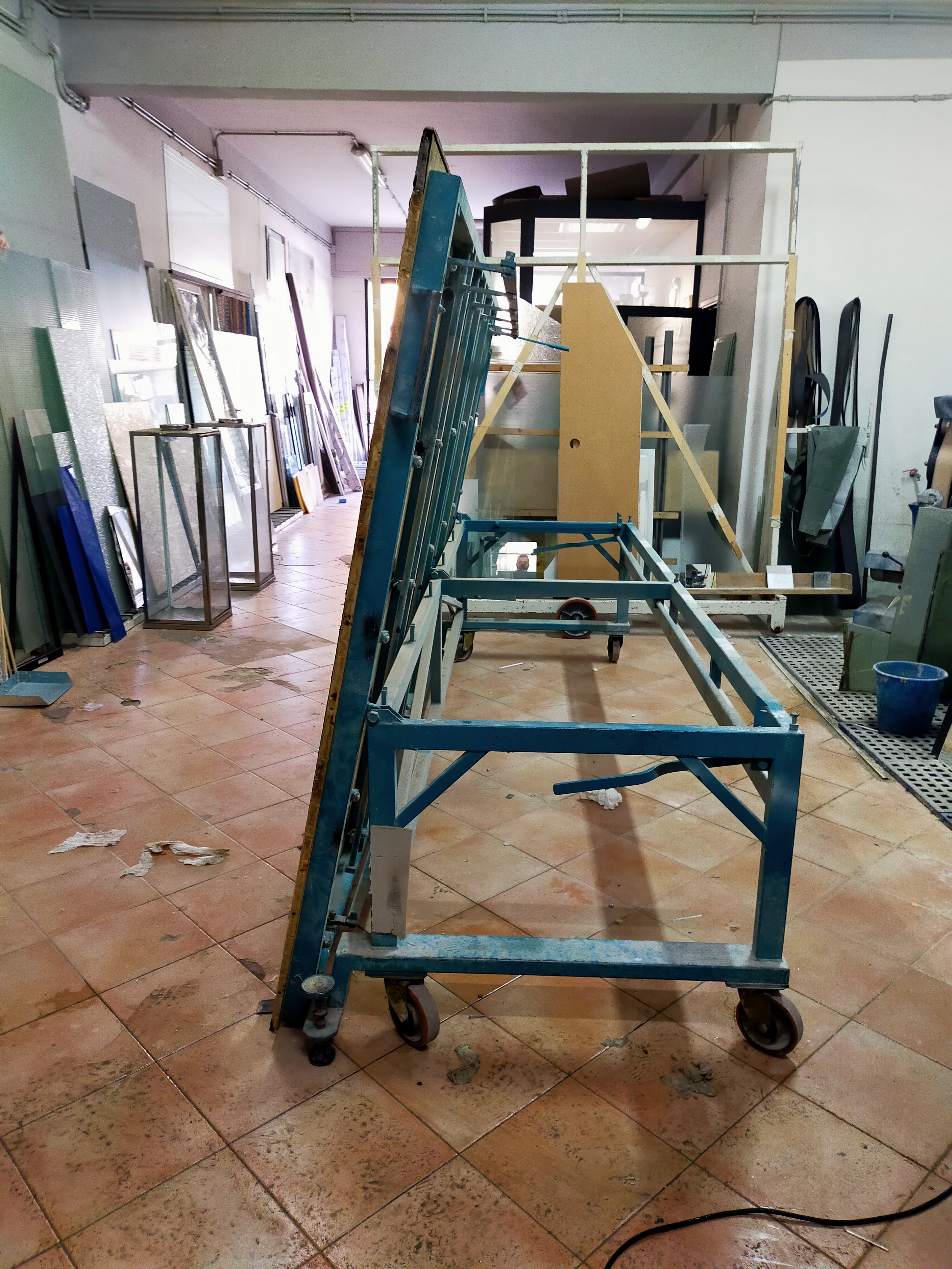 Tavolo ribaltabile manuale in vendita - foto 2