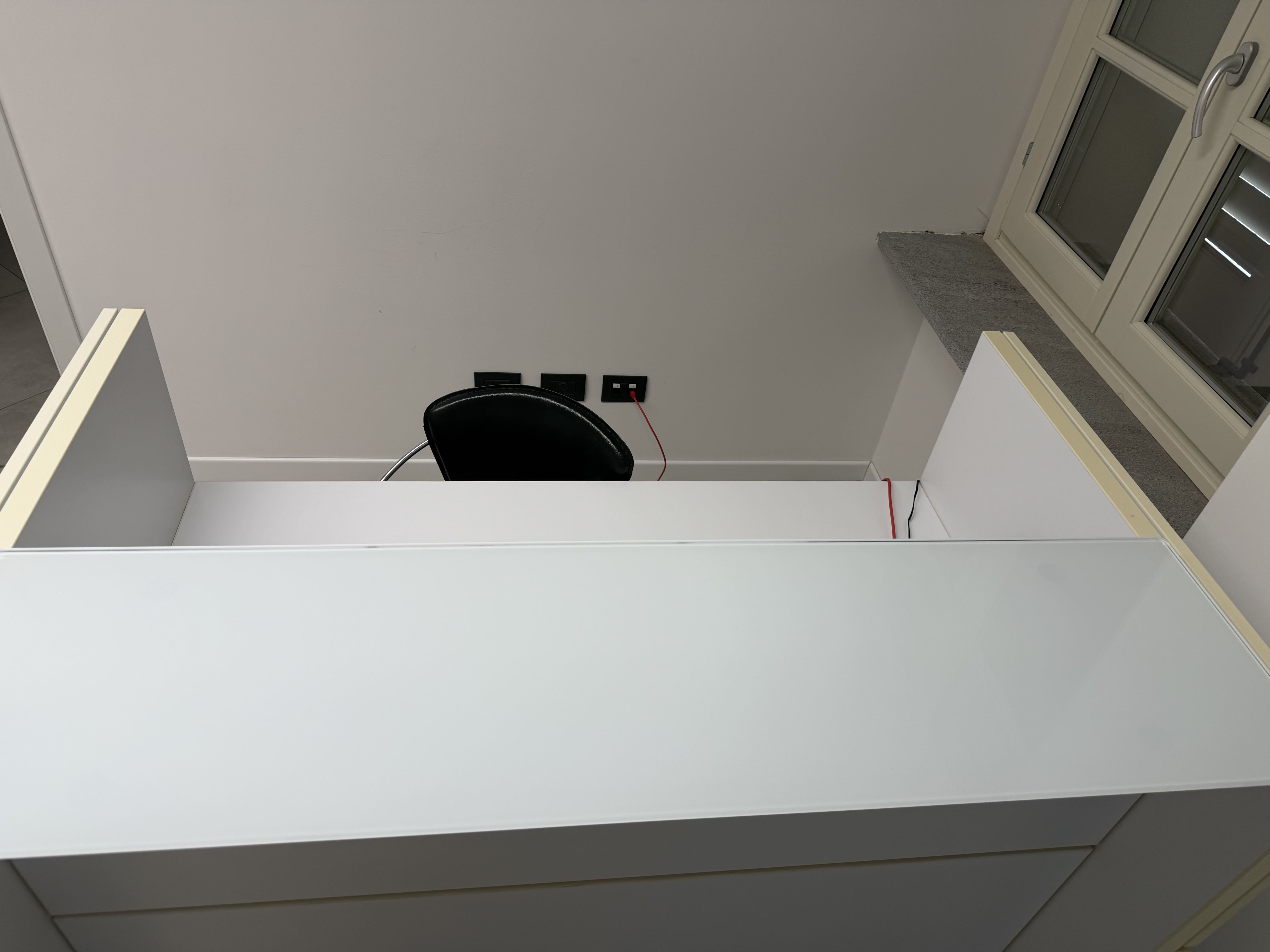 ARREDO UFFICIO COMPLETO – SCRIVANIE, ARMADI, SEDIE in vendita - foto 4