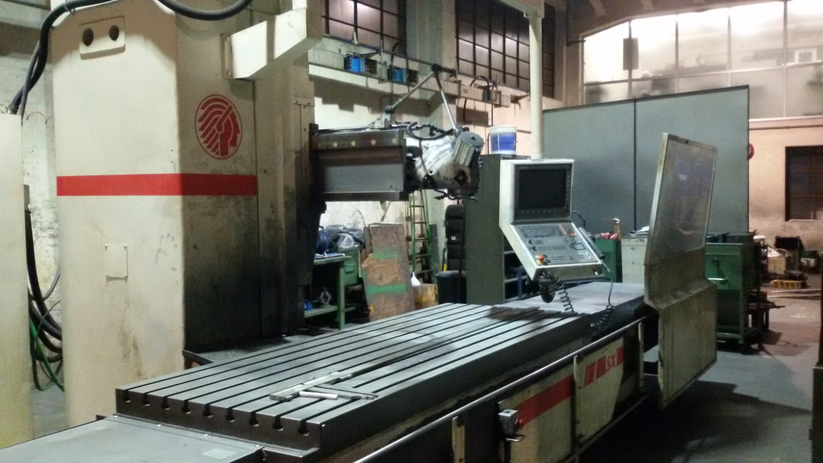 Fresatrice HORON a controllo numerico HEIDENHAIN 530 in vendita - foto 1