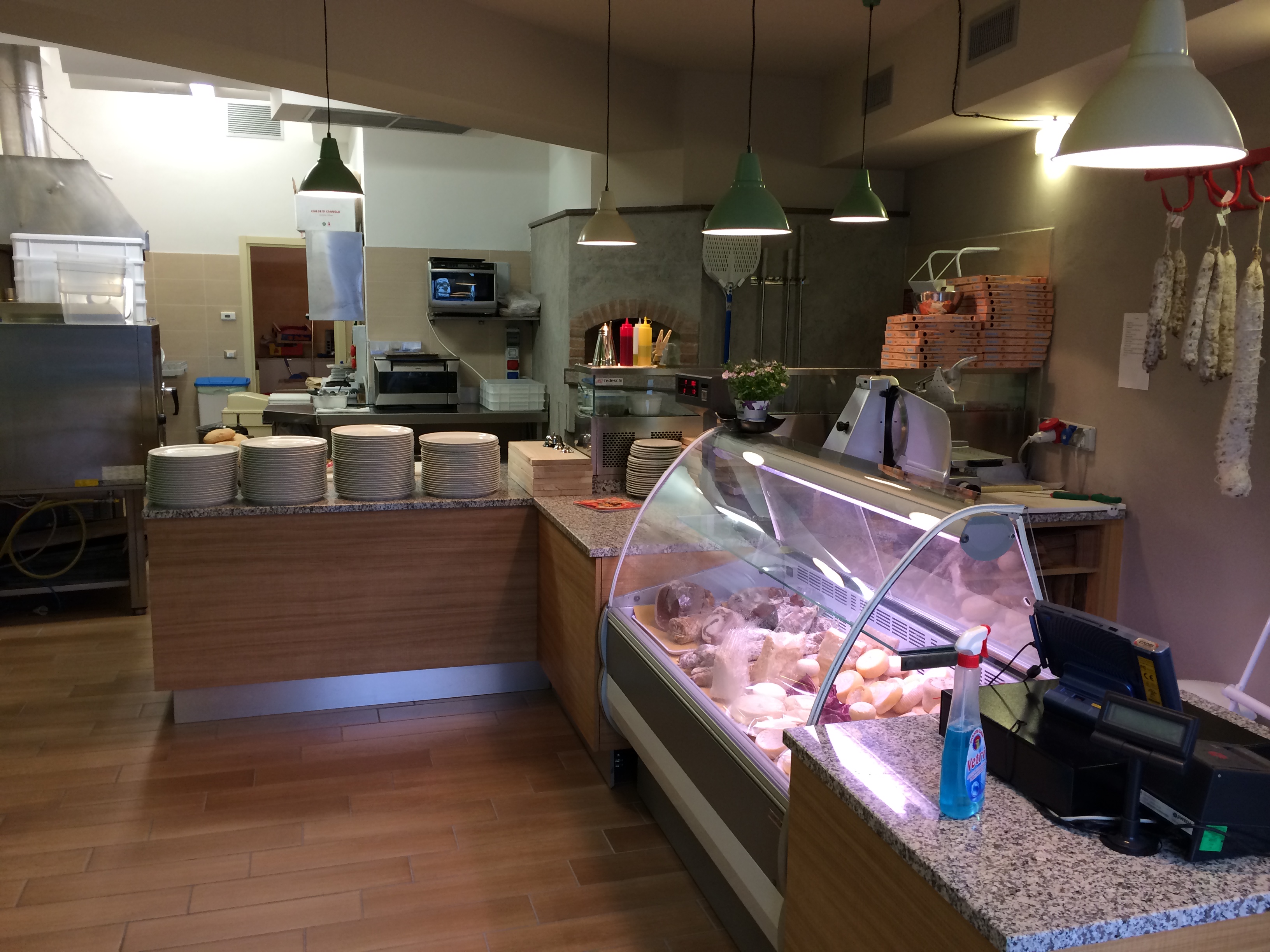 PUB E PIZZERIA LUNGOLAGO DI LOVERE in vendita - foto 7