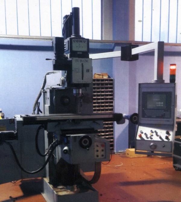 Fresatrice CNC a testa veloce COMU in vendita - foto 3