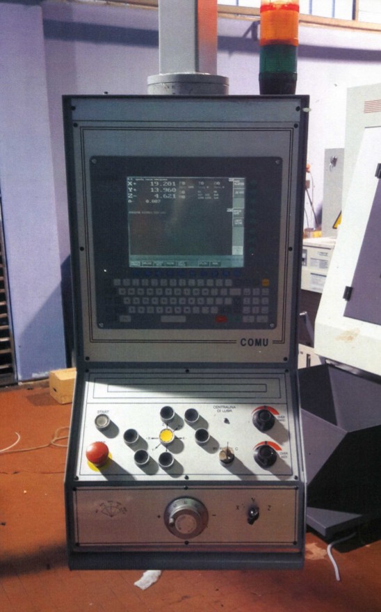 Fresatrice CNC a testa veloce COMU in vendita - foto 2