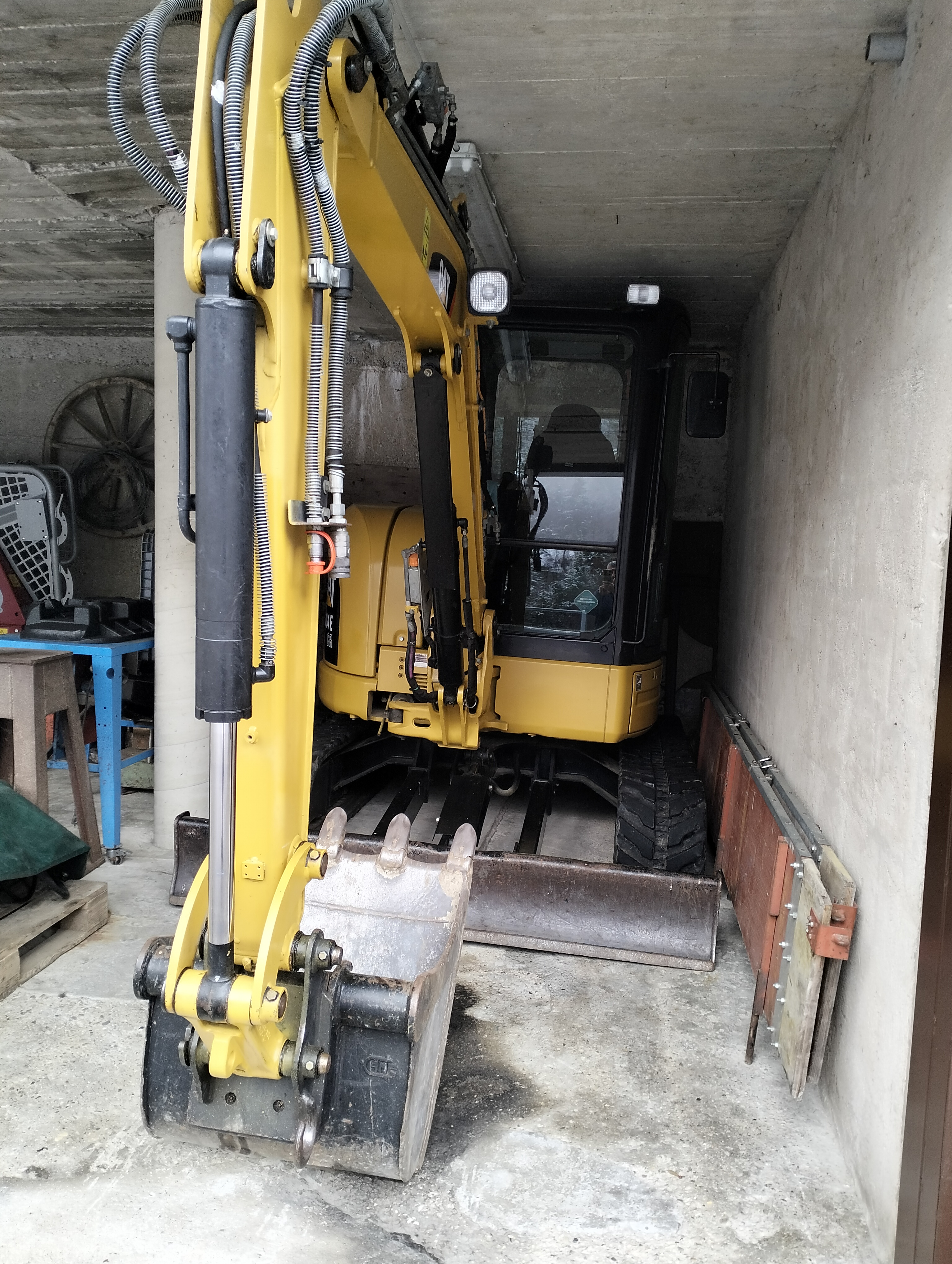 Mini escavatore caterpillar 304 in vendita - foto 2