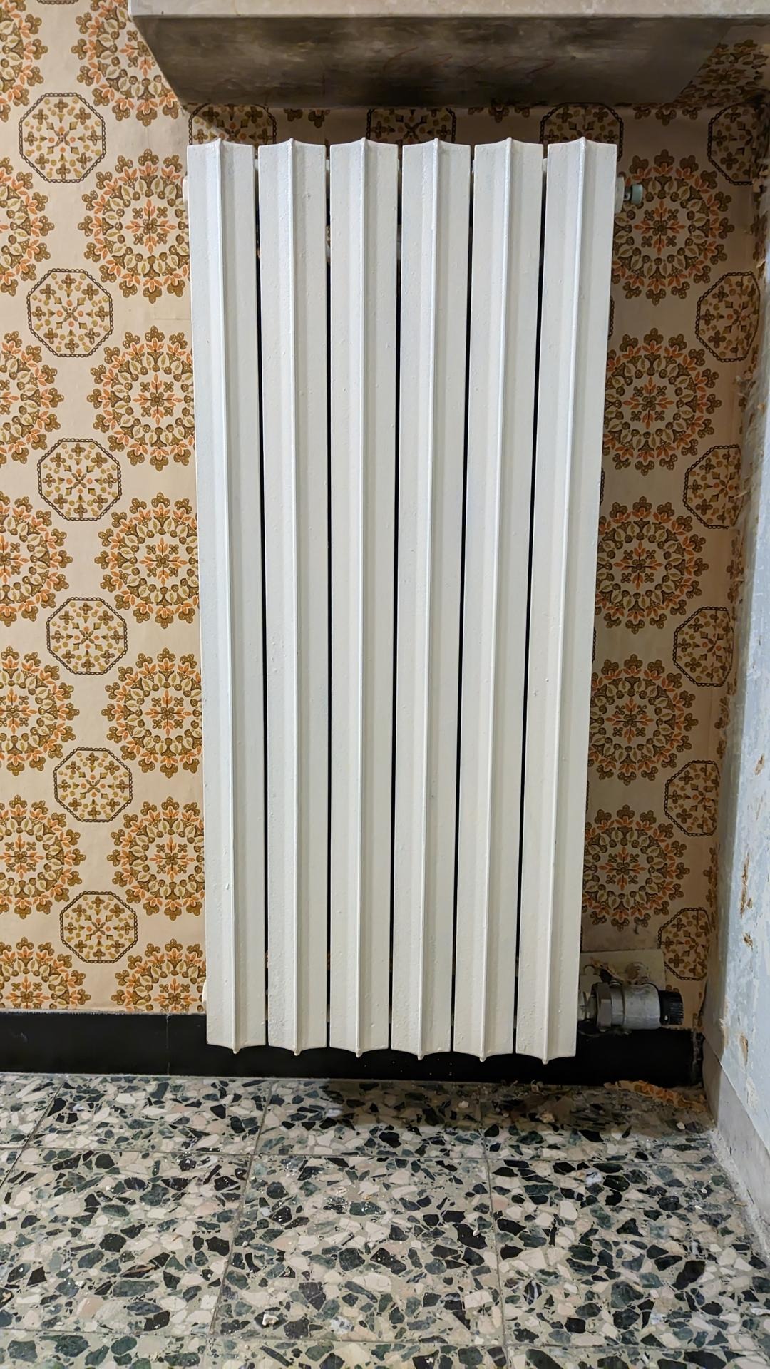 Termosifoni bianchi piatti estetica compatta in vendita - foto 4