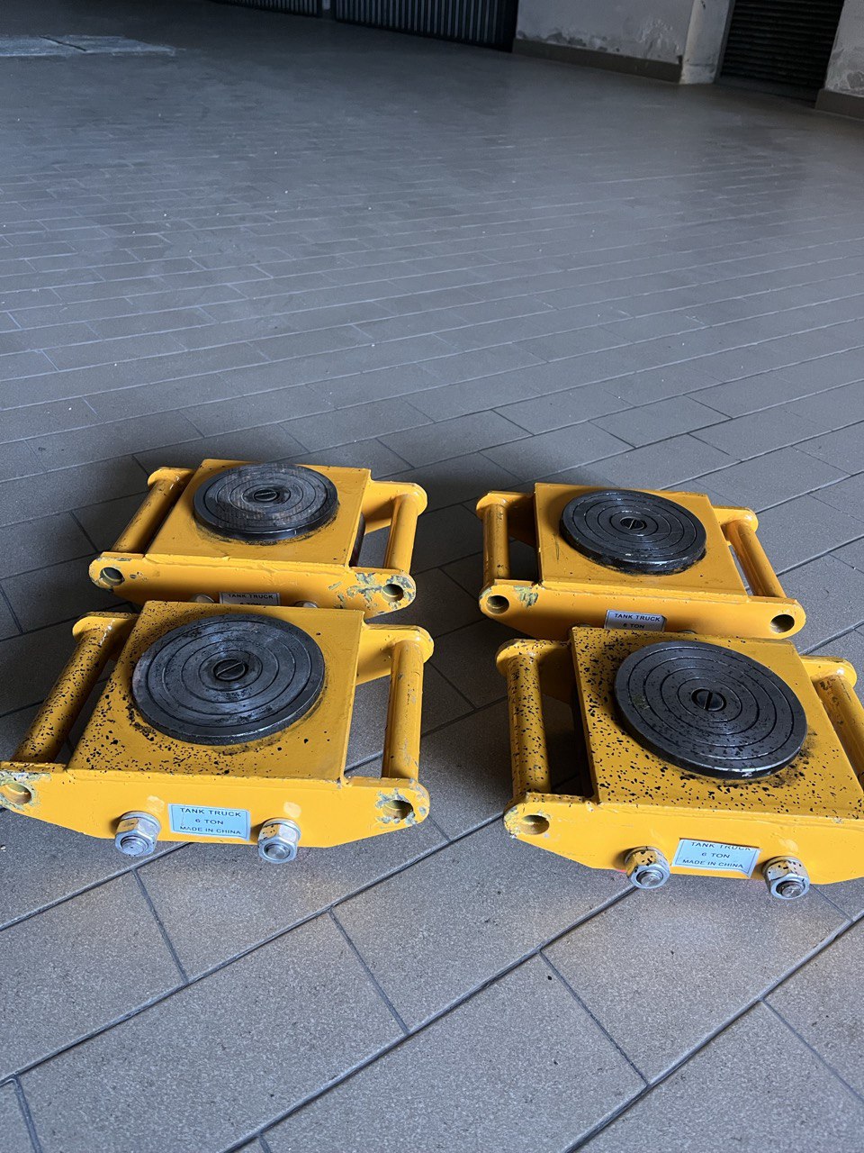 Pattini per posizionamento macchinari in vendita - foto 1