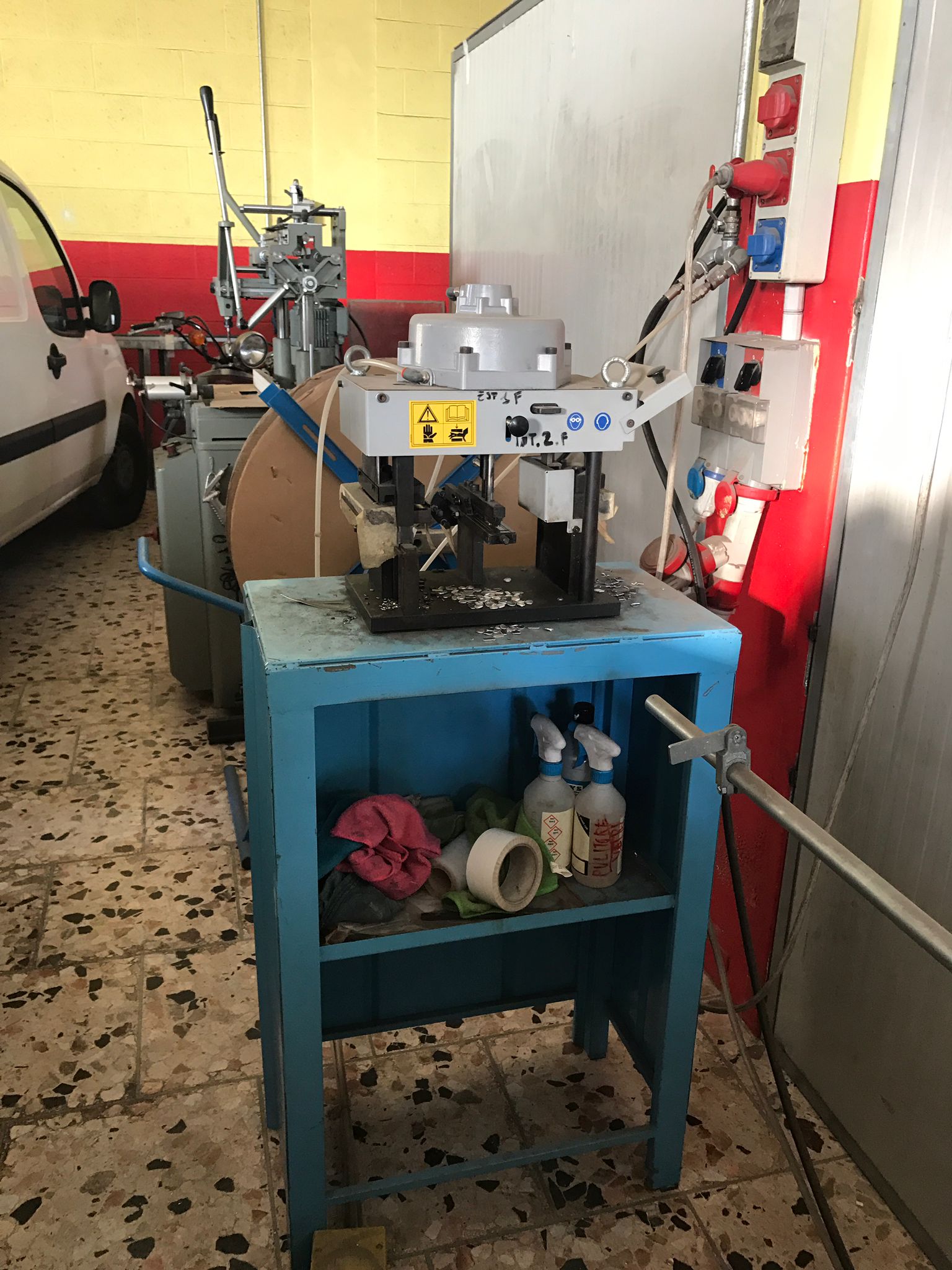 LAVORAZIONE FERRO E ALLUMINIO in vendita - foto 8