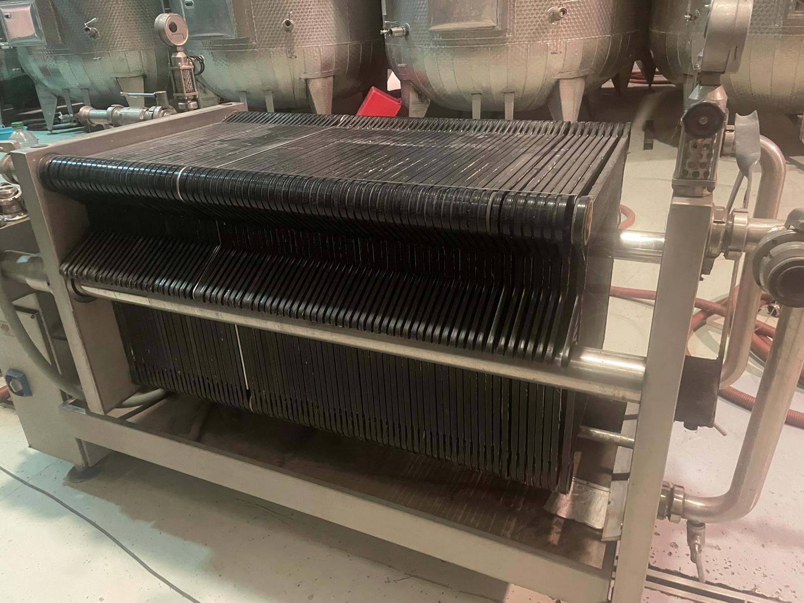 Filtro a piastre Padovan 60 x 60 cm in vendita - foto 1