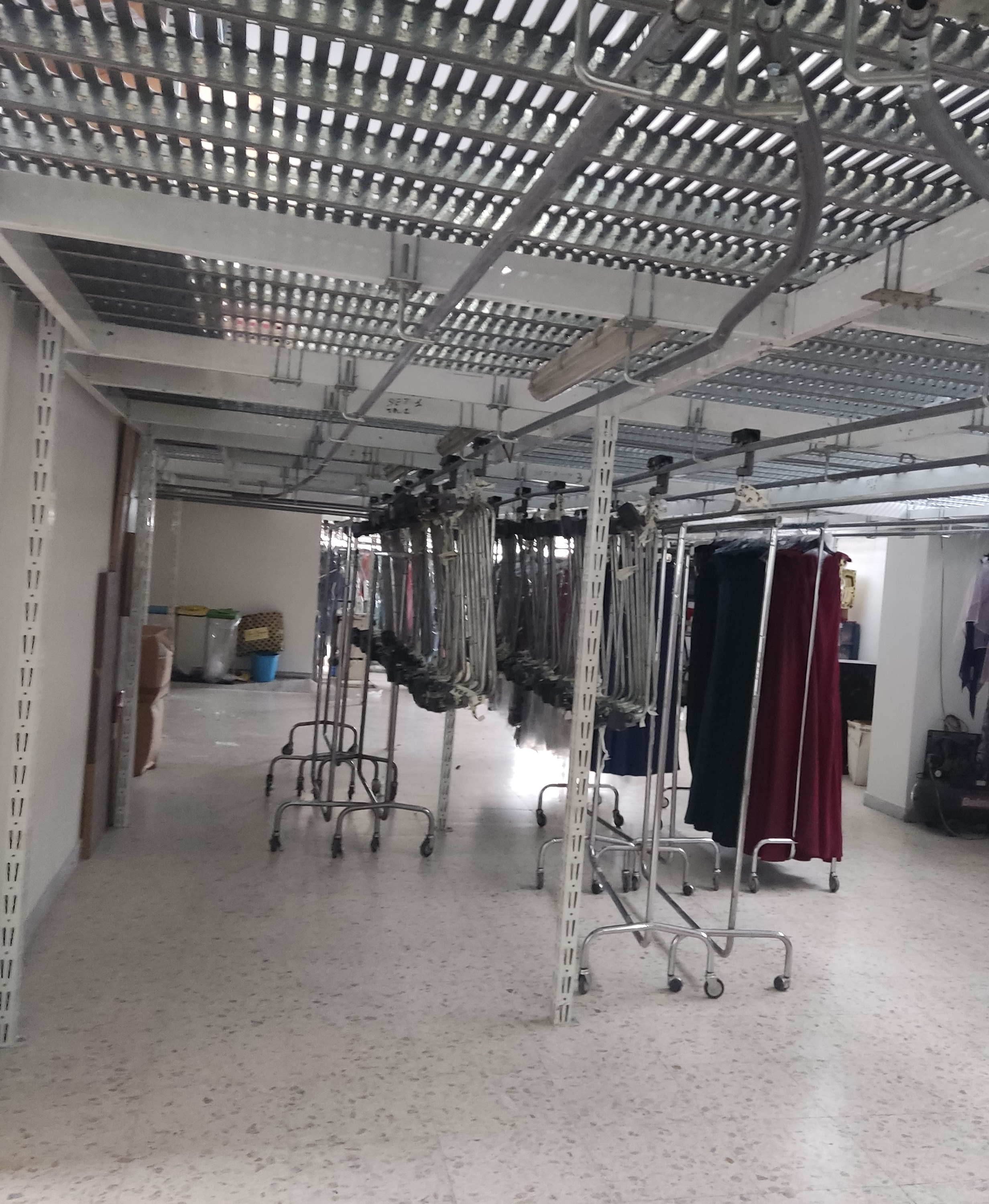 struttura magazzino a carosello capi appesi in vendita - foto 3
