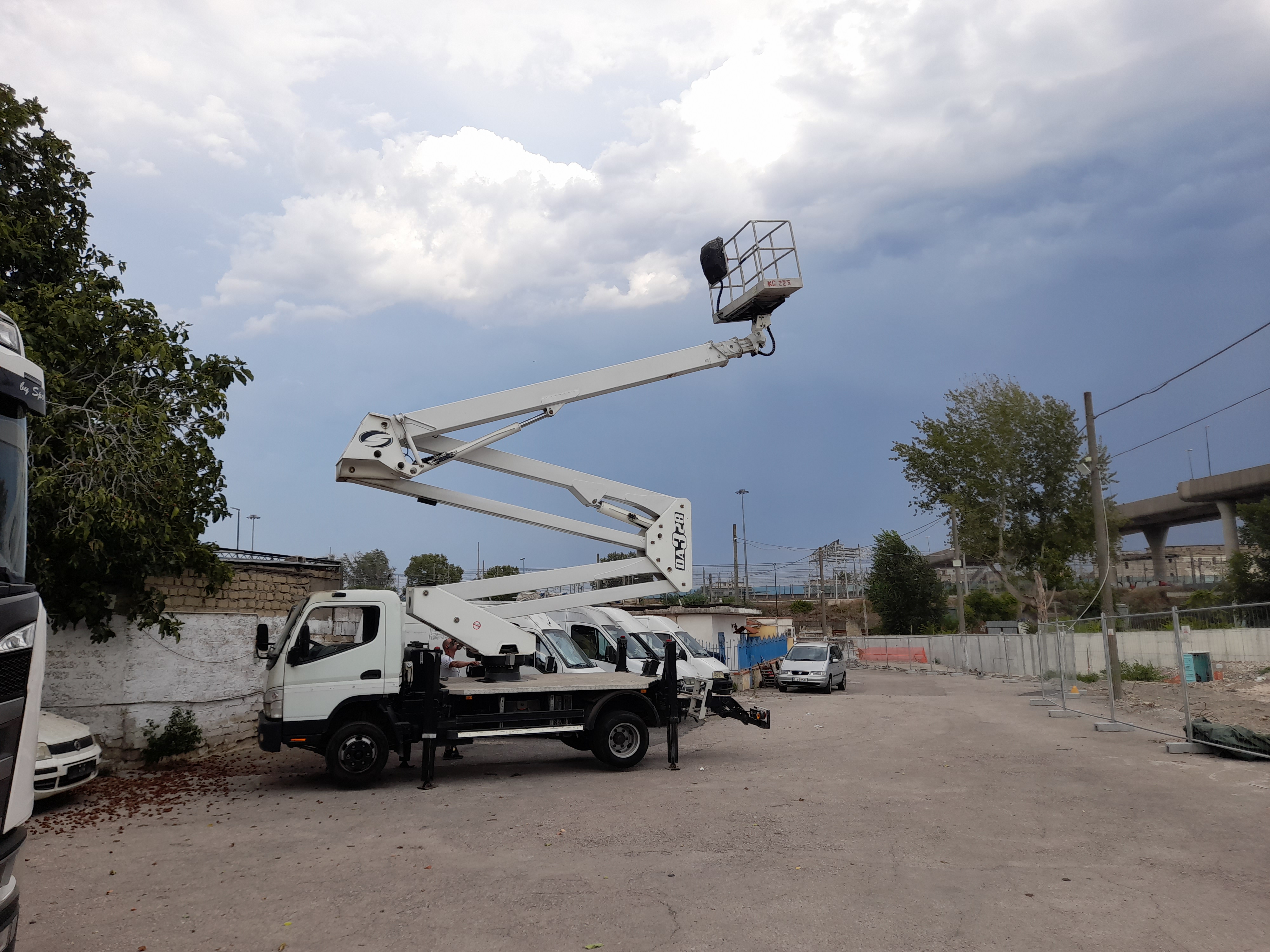 AUTOCESTELLO Mitsubishi Fuso Canter (SOCAGE 28m) in vendita - foto 6