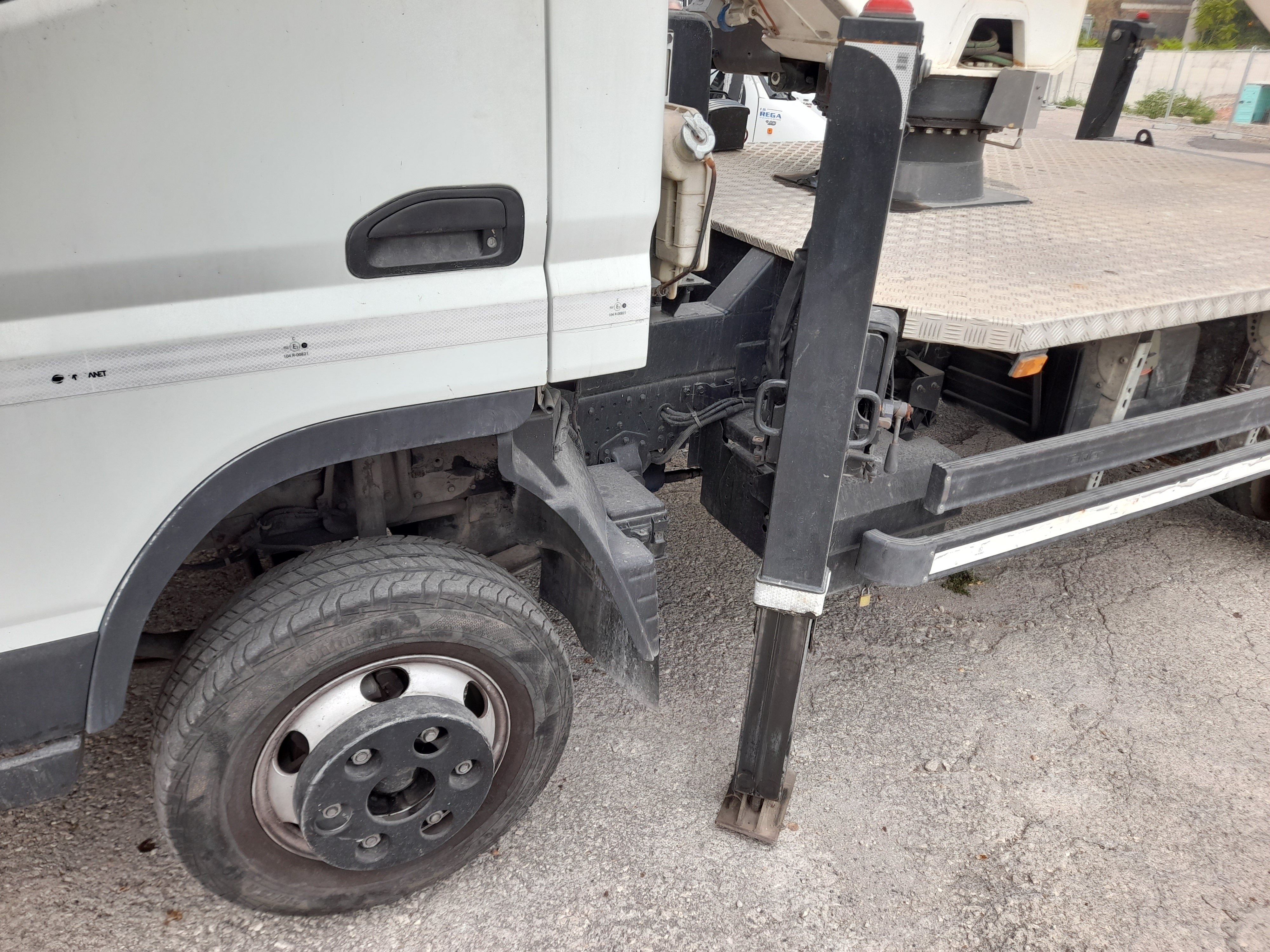 AUTOCESTELLO Mitsubishi Fuso Canter (SOCAGE 28m) in vendita - foto 12