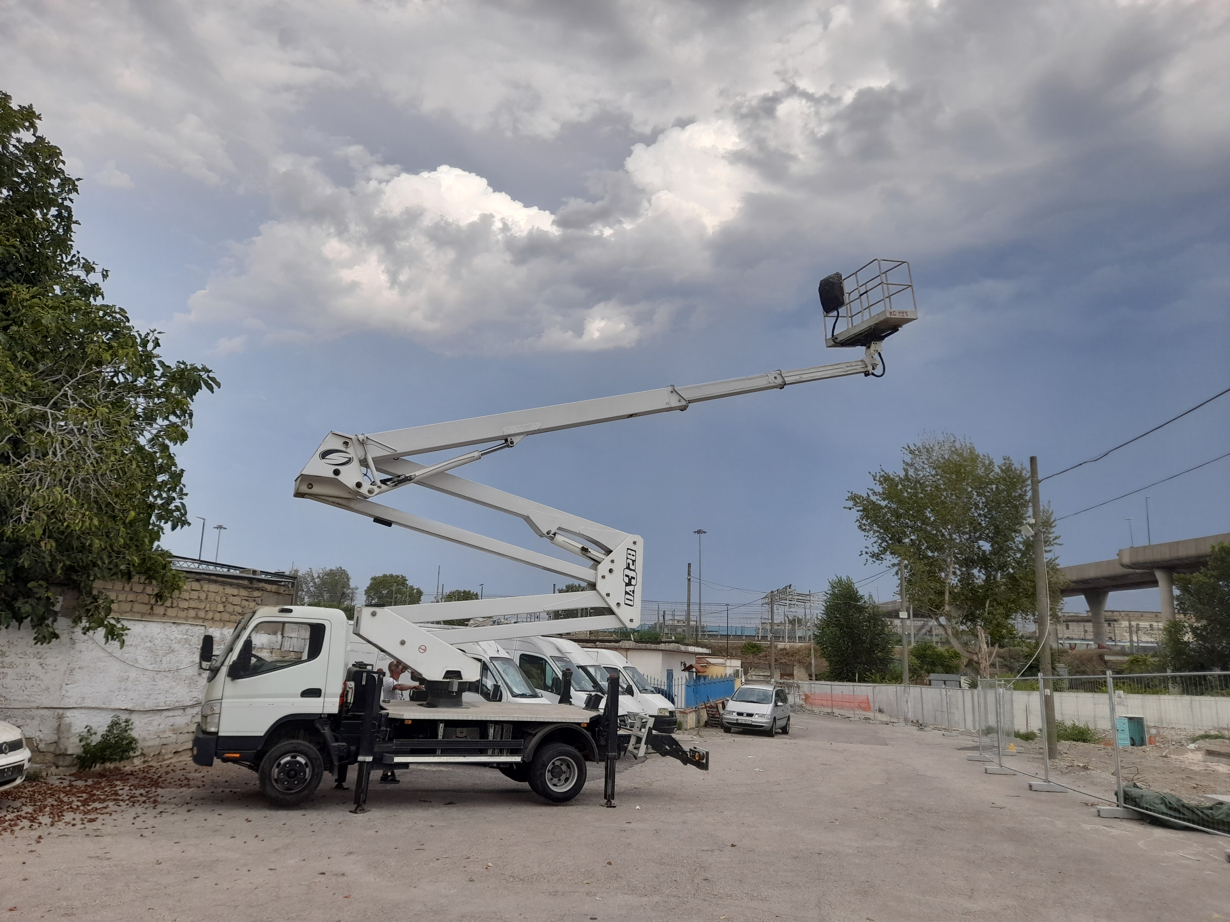 AUTOCESTELLO Mitsubishi Fuso Canter (SOCAGE 28m) in vendita - foto 5