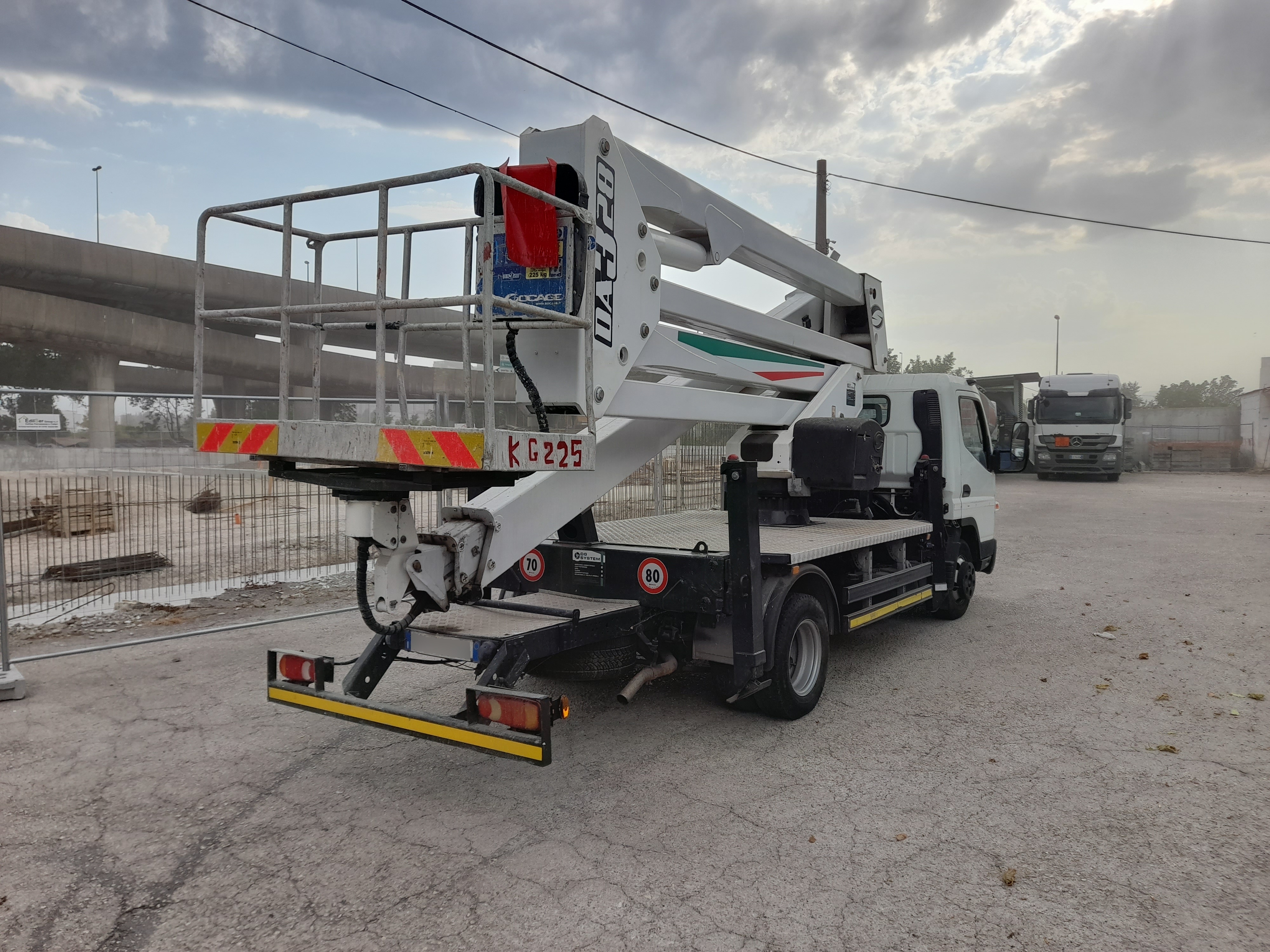 AUTOCESTELLO Mitsubishi Fuso Canter (SOCAGE 28m) in vendita - foto 10