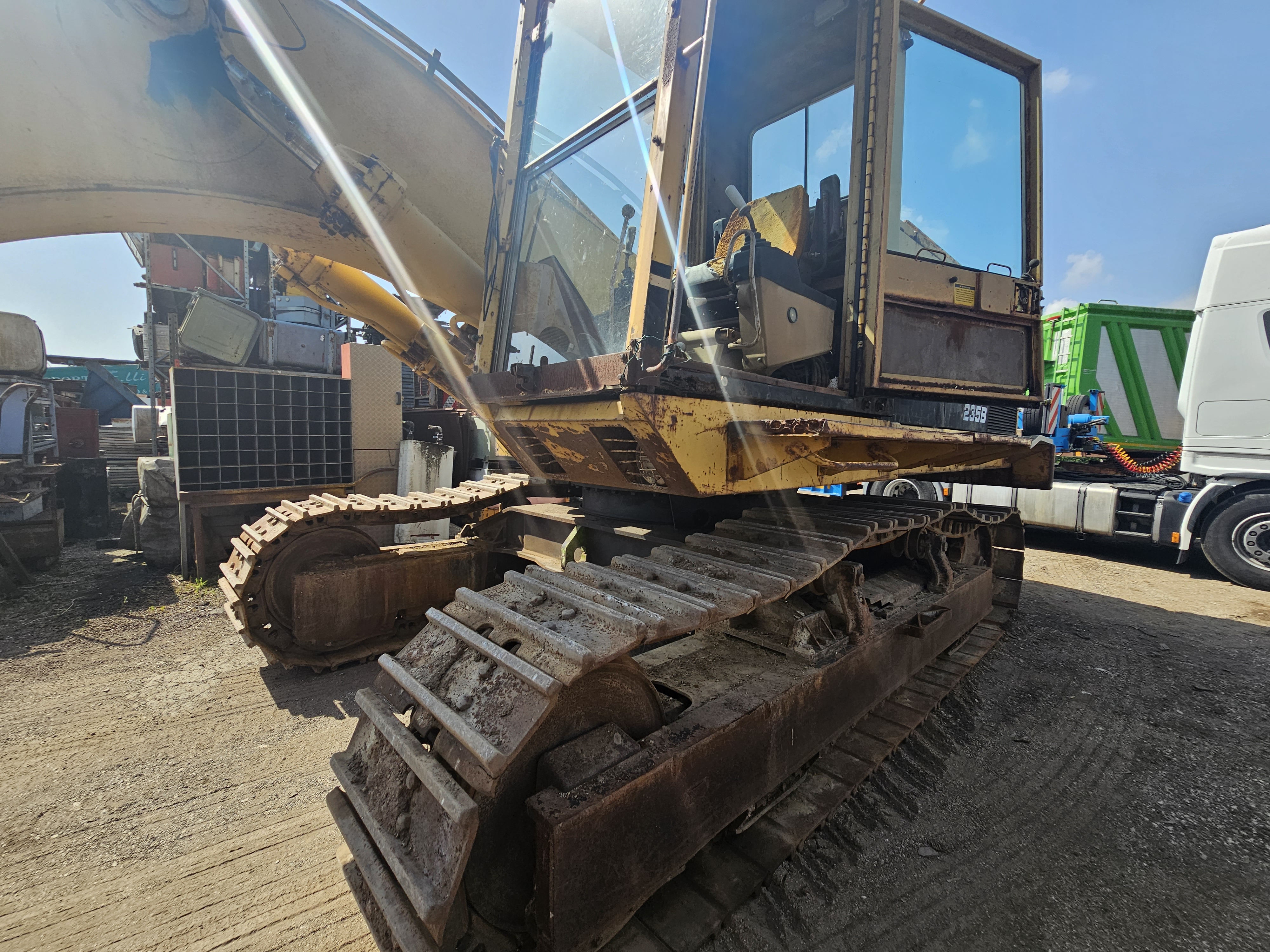 ESCAVATORE CINGOLATO CATERPILLAR mod: 235B in vendita - foto 2