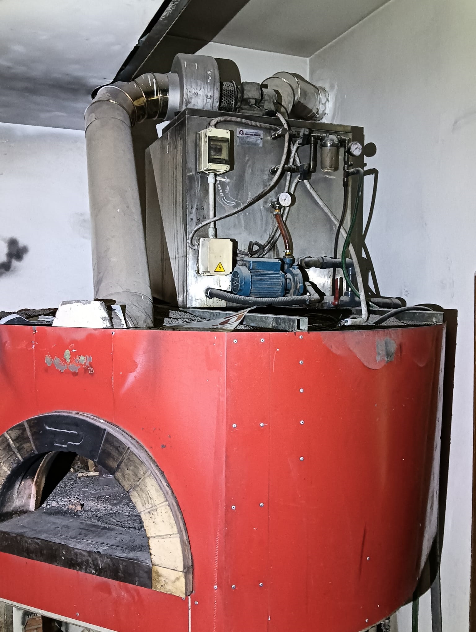 Forno a legna pizzeria con abbattitore fumi in vendita - foto 3