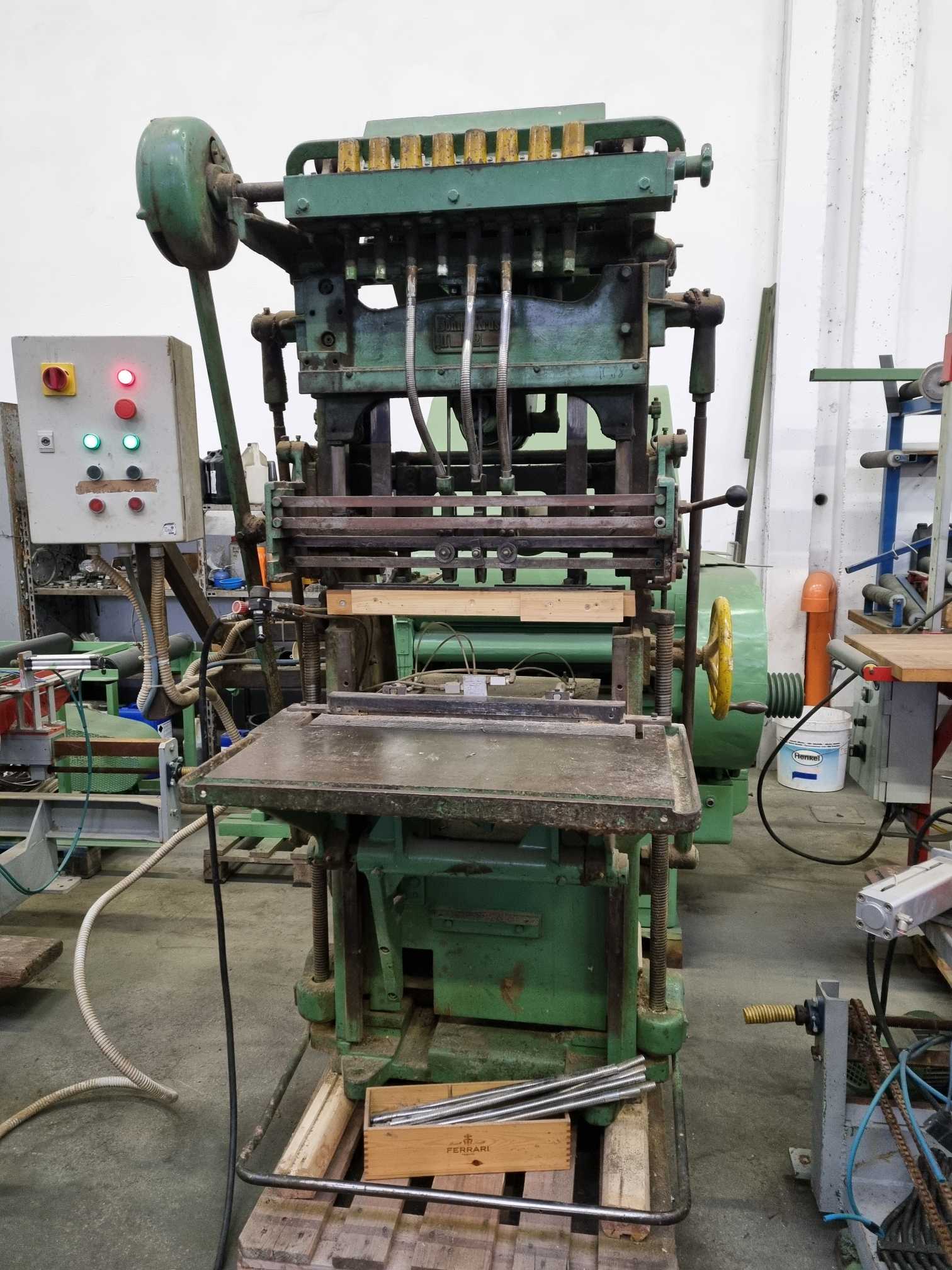 Chiodatrice per cassette in legno - BOHM & KRUSE 8/600 in vendita - foto 1