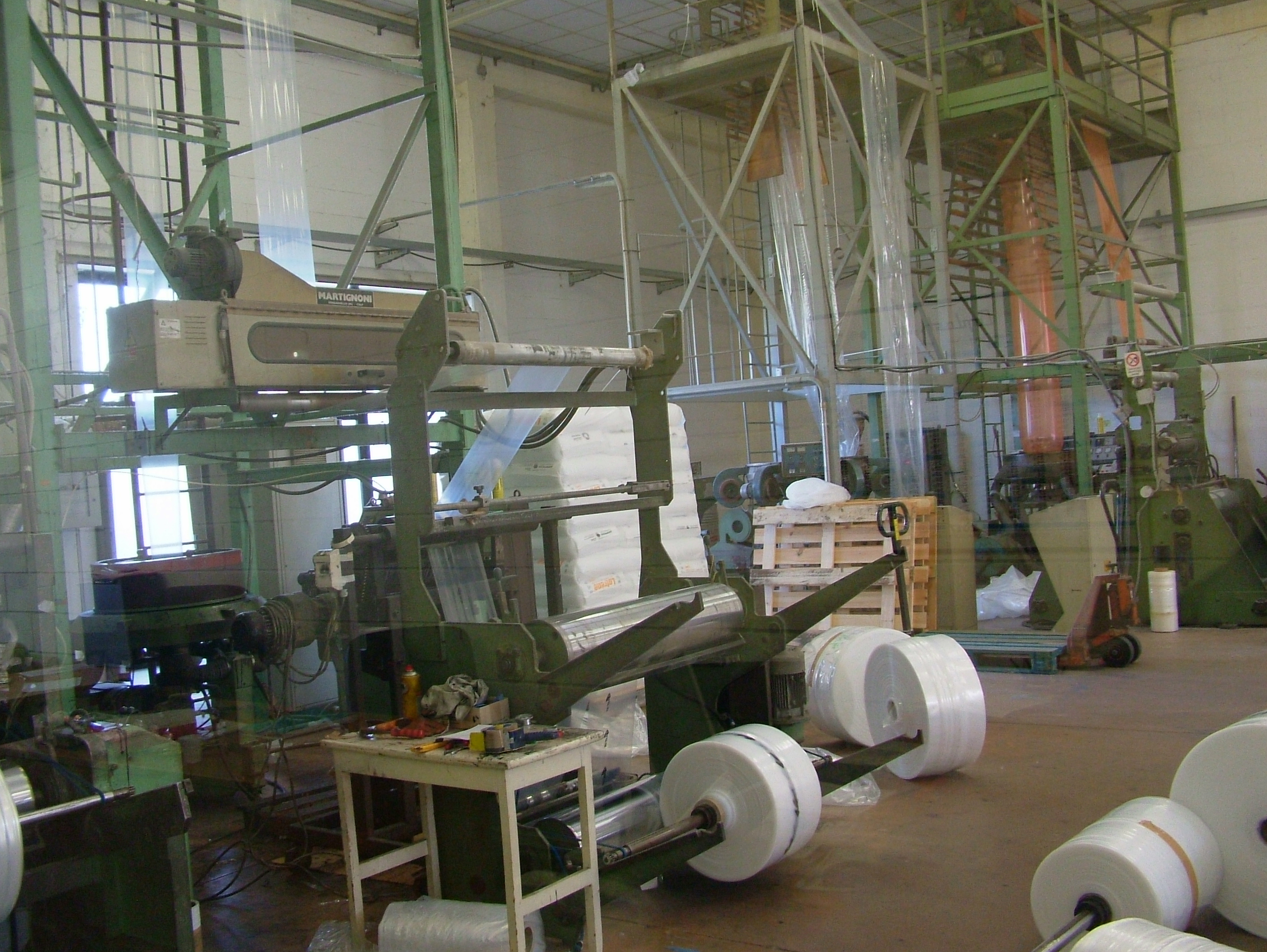 LAVORAZIONE MATERIE PLASTICHE in vendita - foto 2
