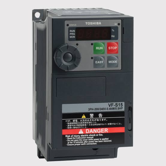 Inverter TOSHIBA VFS15 2004PL-W1 in vendita - foto 1