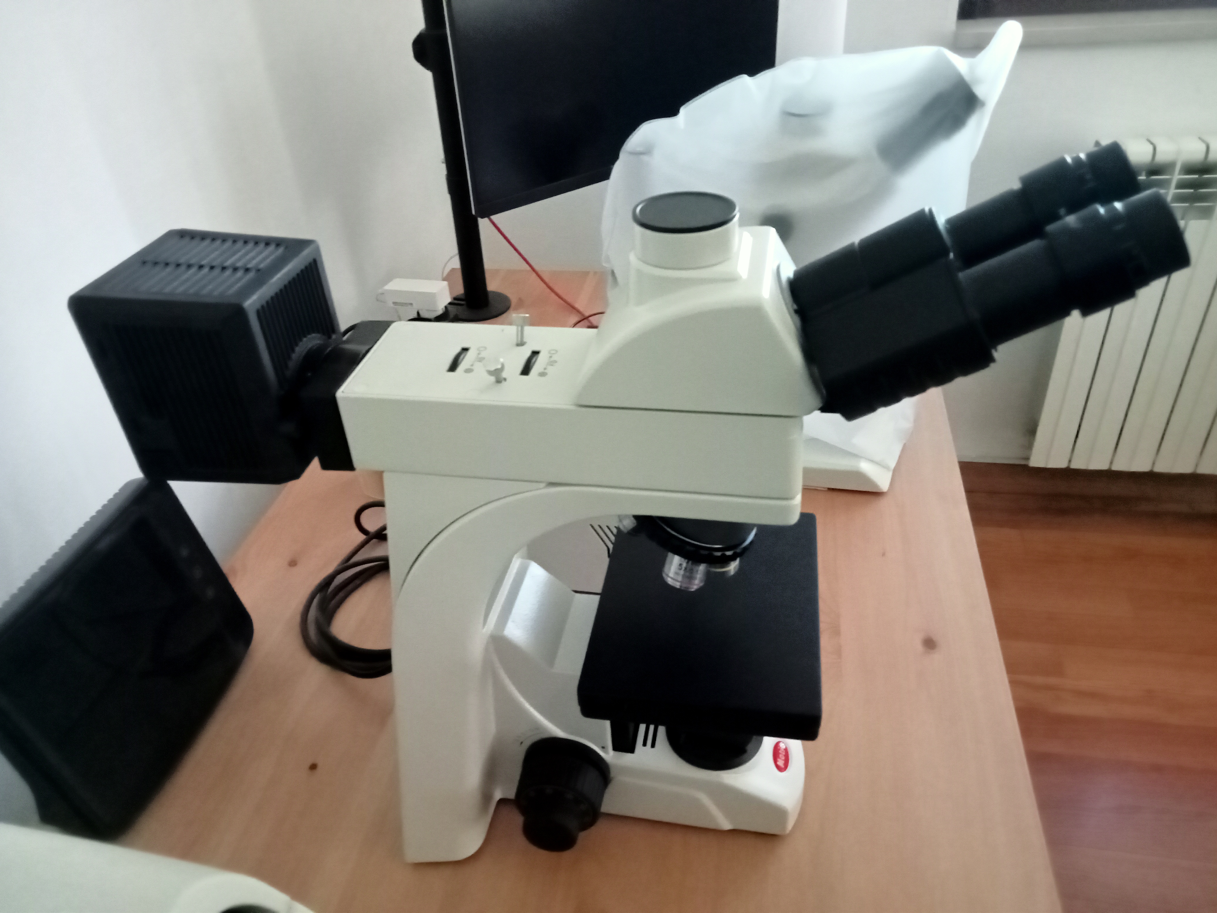 Microscopio ottico trinoculare Motic BA310 MET in vendita - foto 1