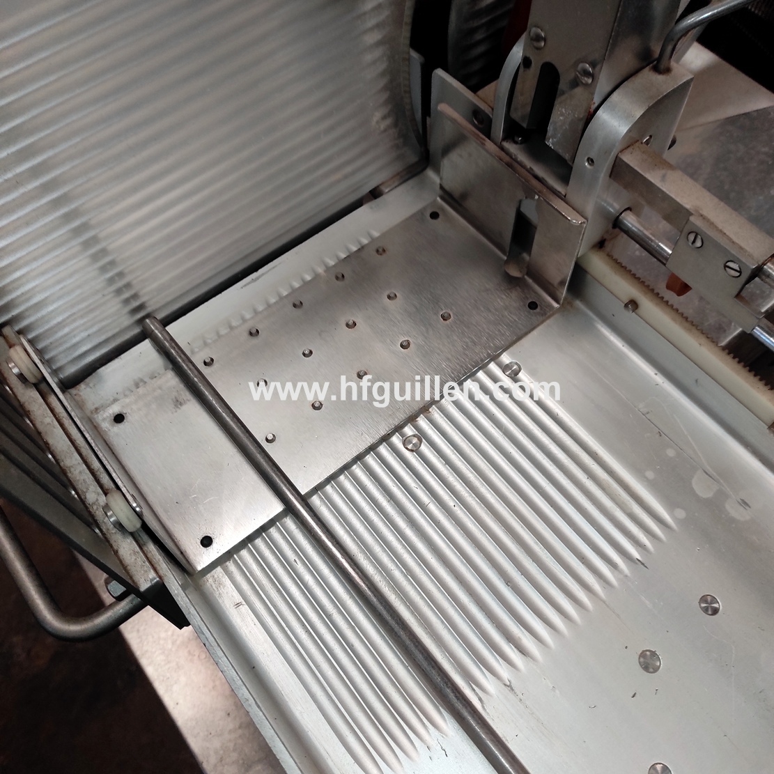 TAGLIERINA AFFETTATRICE AUTOMATICA GRAEF VA-400 in vendita - foto 9