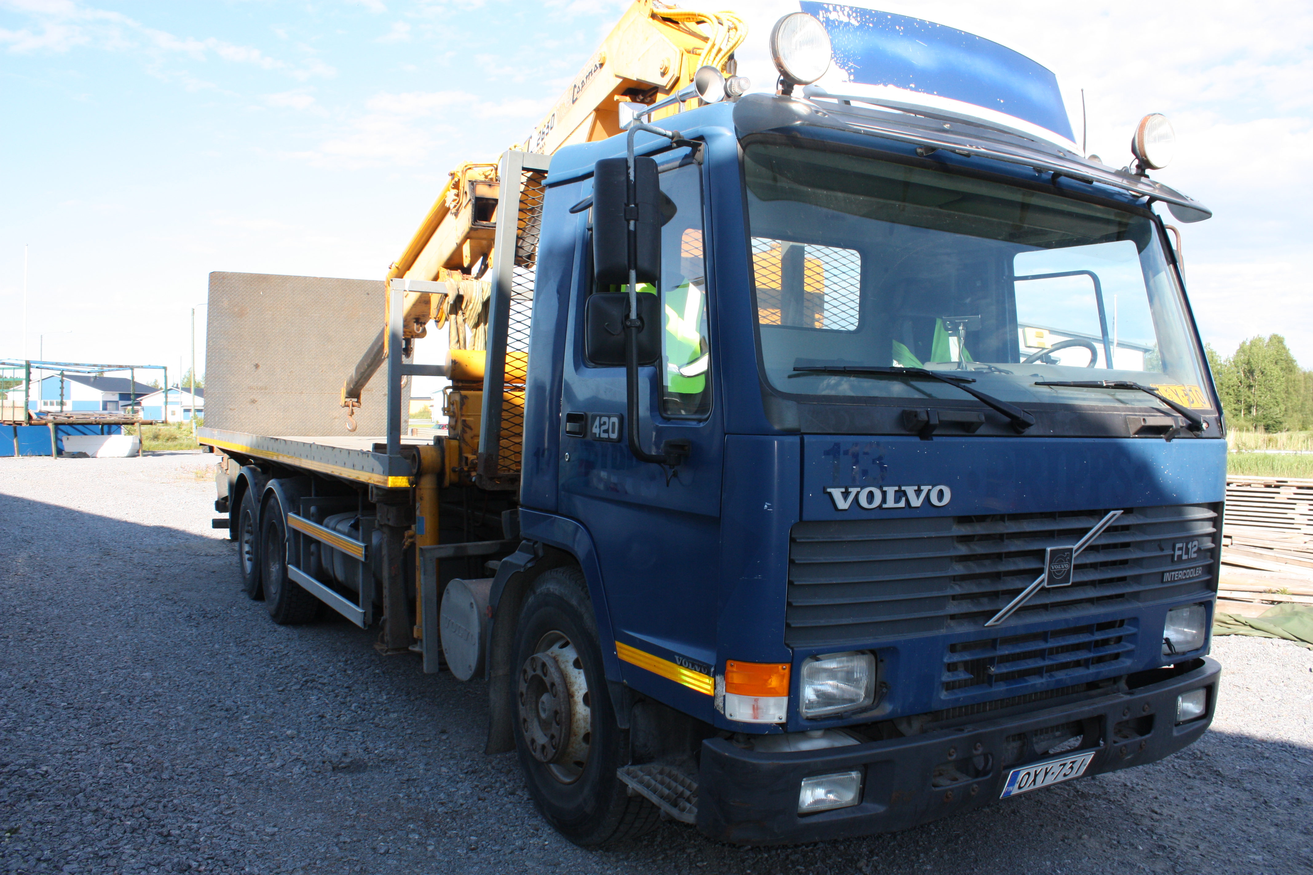 Volvo con gru in vendita - foto 5