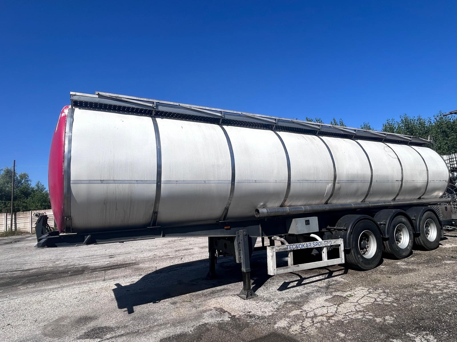SEMIRIMORCHIO CON CISTERNA TRASPORTO LIQUIDI in vendita - foto 1