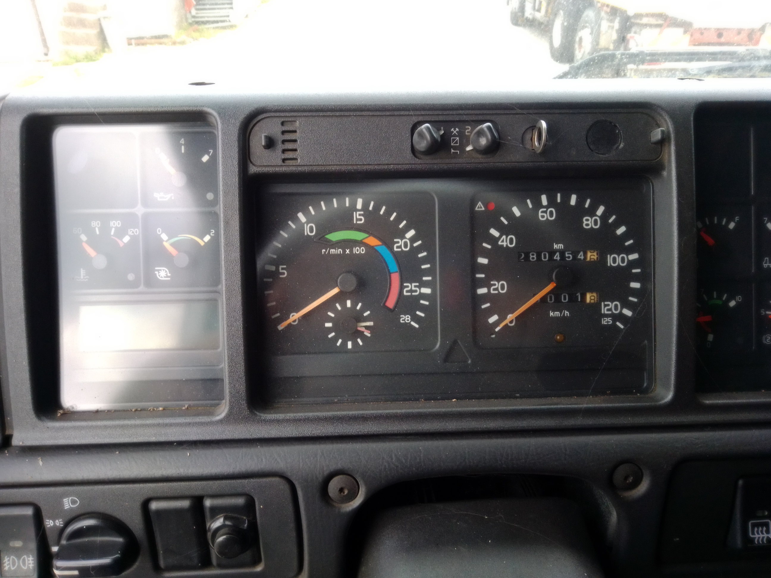 CAMION VOLVO FH12 420 in vendita - foto 4
