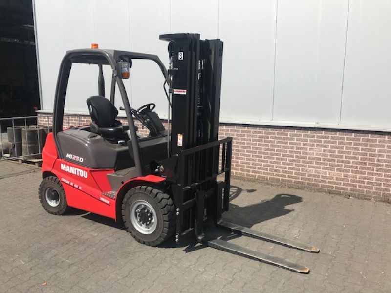 Carrelli elevatori in vendita