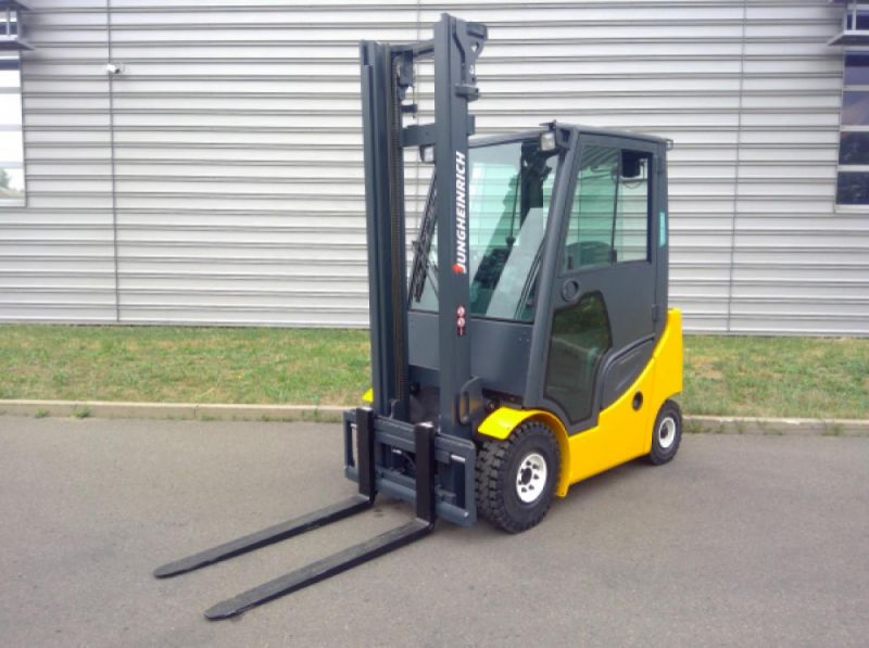 Muletto diesel JUNGHEINRICH DFG-320s in vendita - foto 1