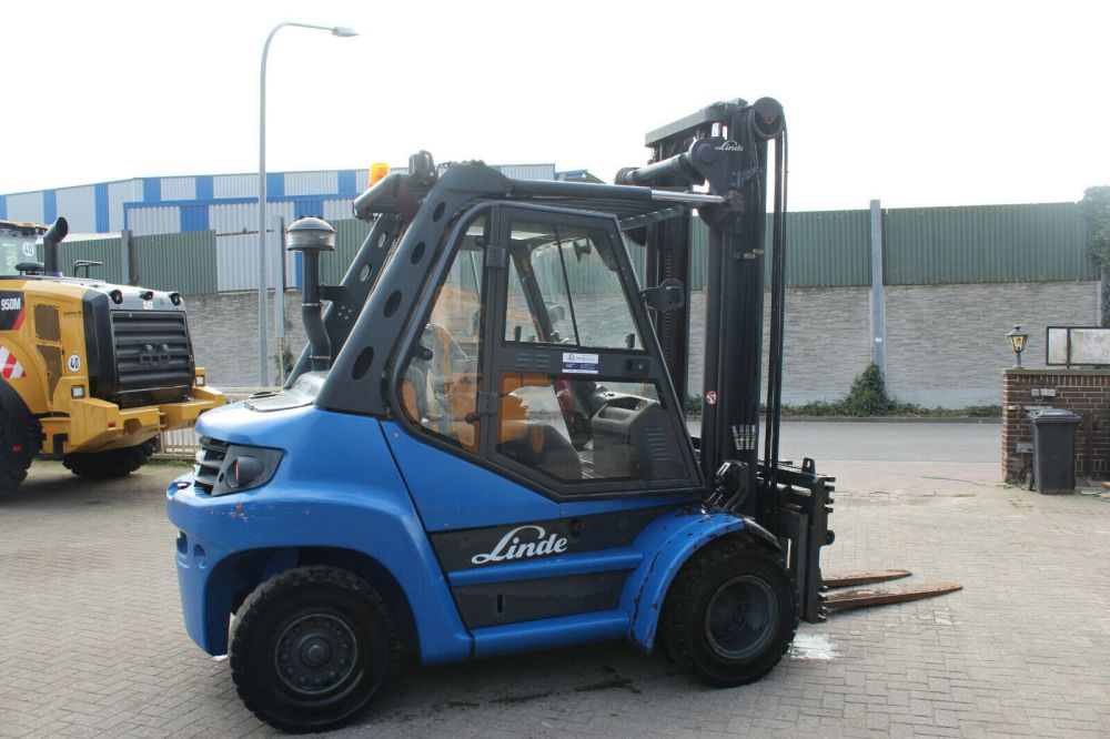 Carrelli elevatori in vendita