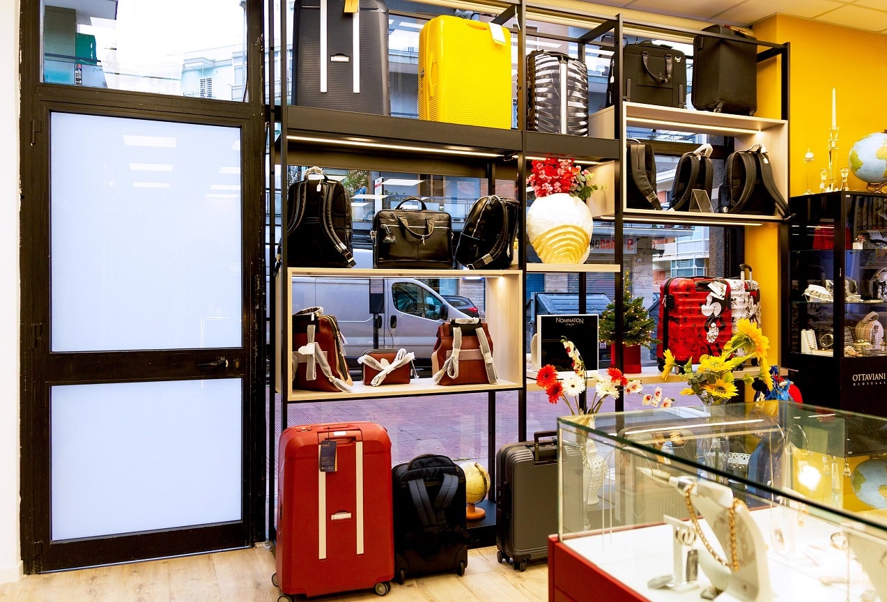 ARREDAMENTO PER NEGOZIO COMMERCIALE in vendita - foto 5