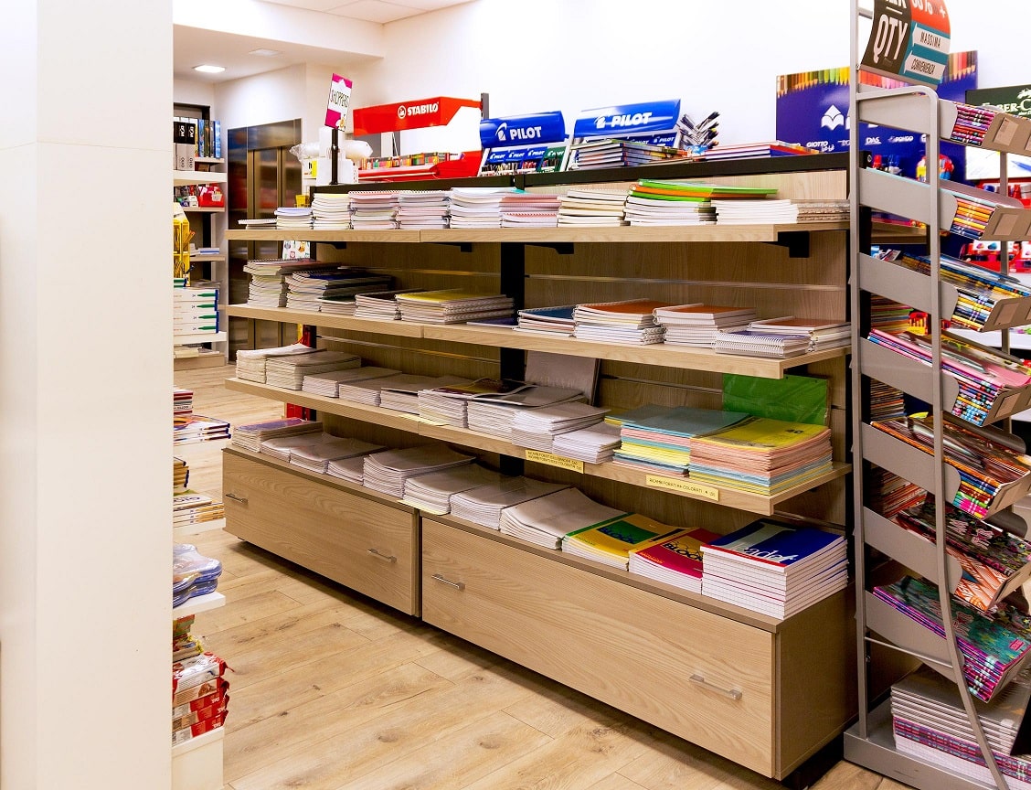 ARREDAMENTO PER NEGOZIO COMMERCIALE in vendita - foto 8