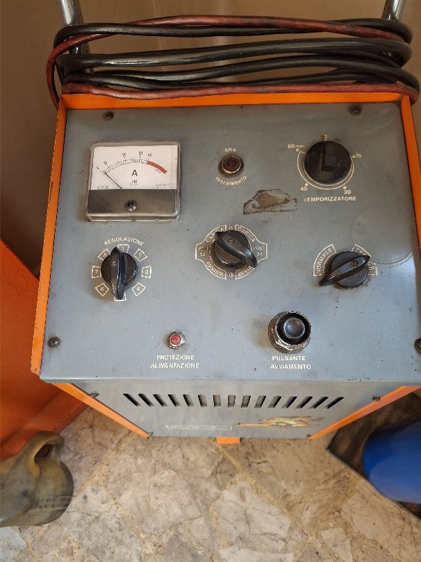 Carica batteria auto (marca Grange) in vendita - foto 2