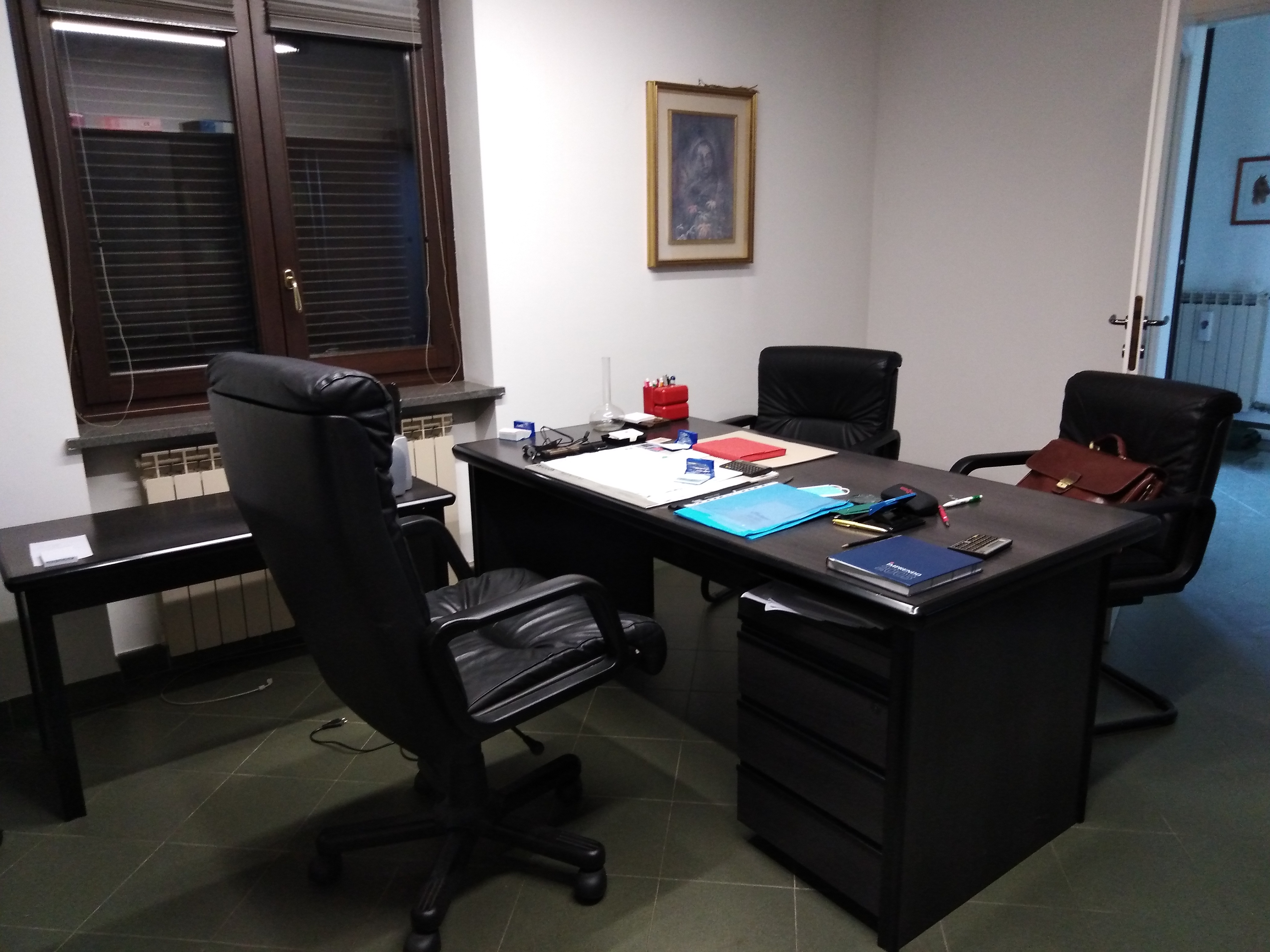 ARREDO COMPLETO UFFICIO DIREZIONALE in vendita - foto 1