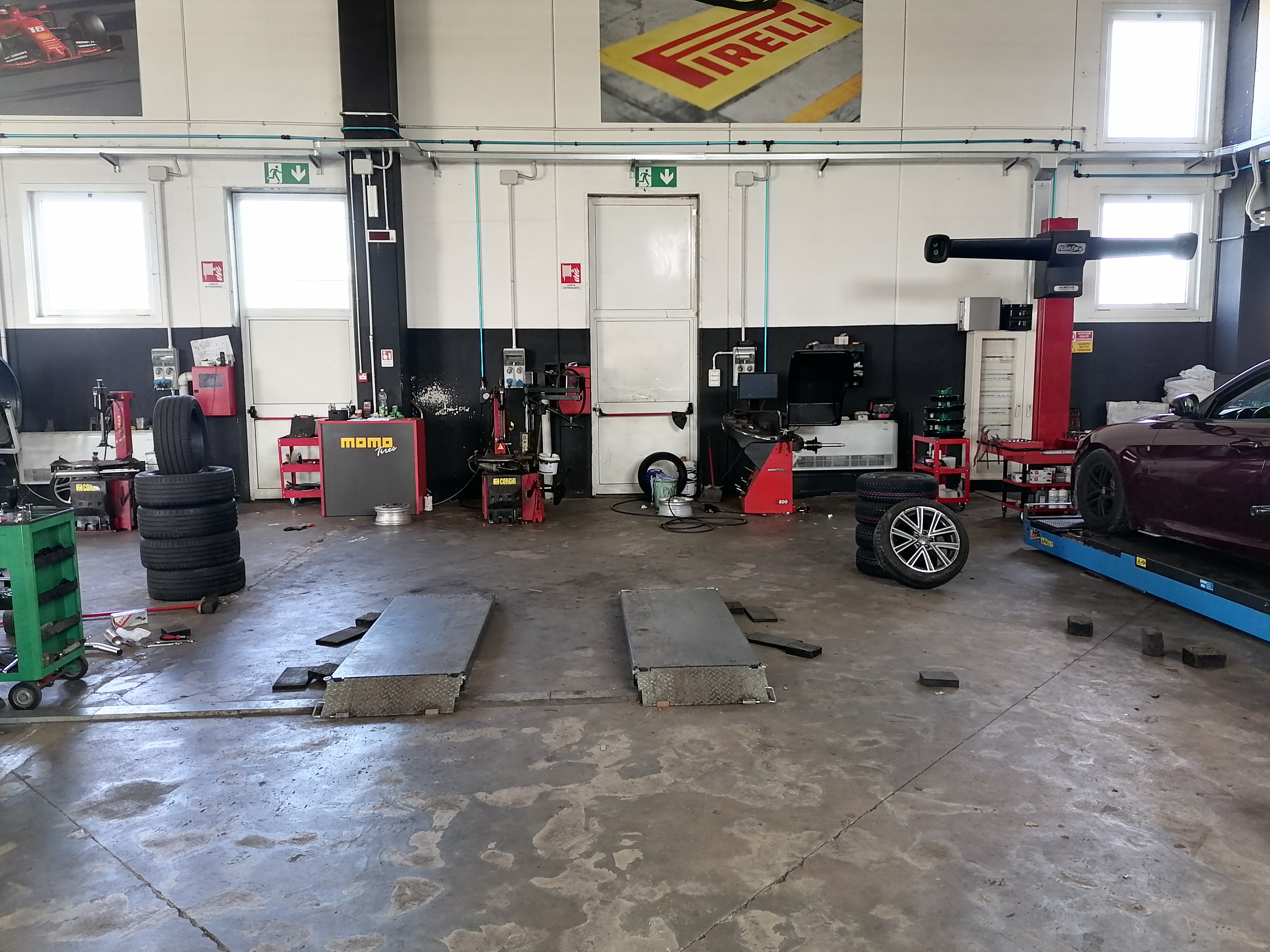 QUOTA 33 % OFFICINA GOMMISTA, AUTOLAVAGGI, CARBURANTI in vendita - foto 9