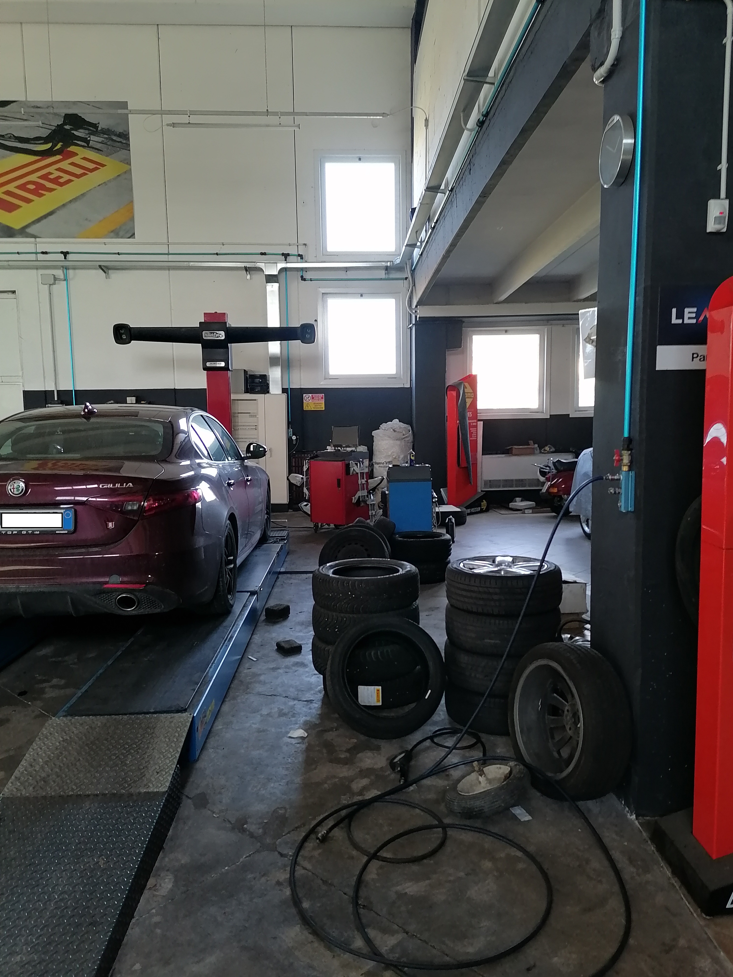 QUOTA 33 % OFFICINA GOMMISTA, AUTOLAVAGGI, CARBURANTI in vendita - foto 10